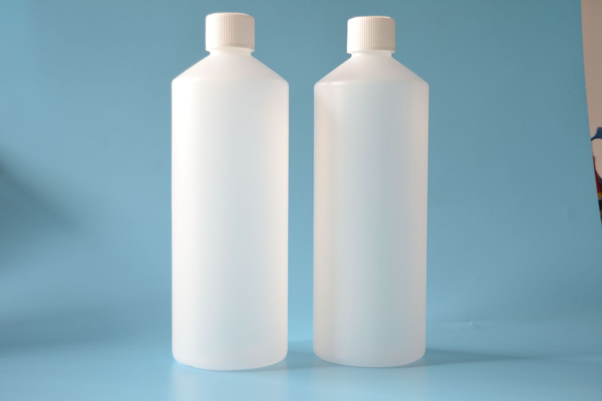 500毫升喷雾瓶hdpe材质压旋盖液体瓶保健品瓶子量大价优