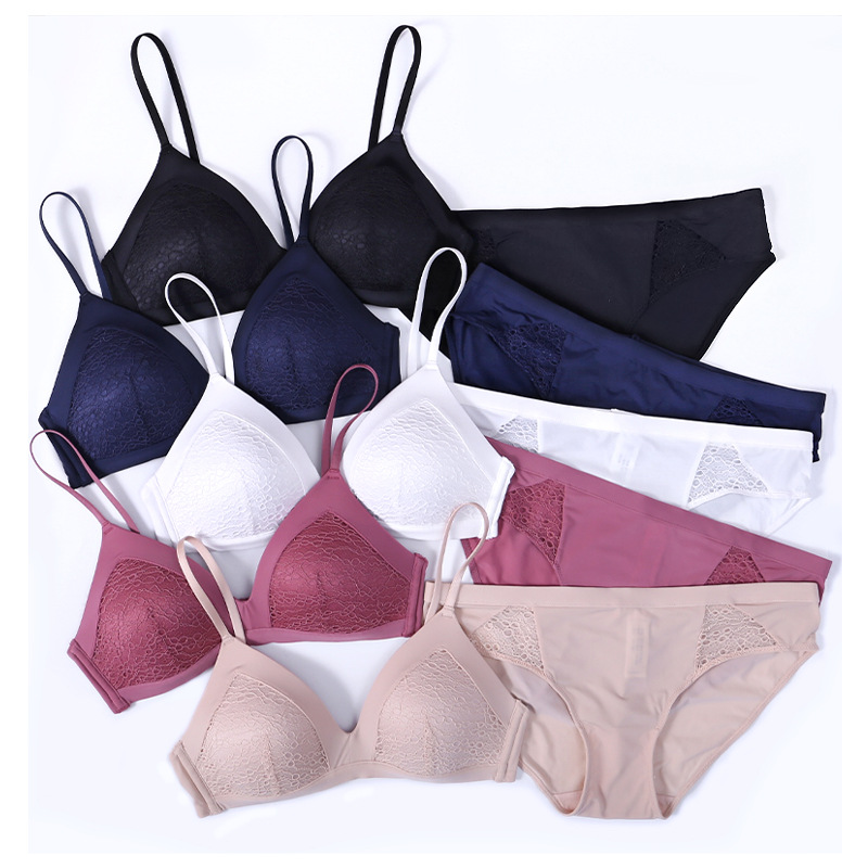 Autumn and Winter New Comfortable Wireless Underwear Women's French Lace Push up Small Breasts Bra Sexy Thin Bra Set