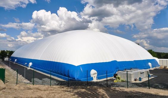 2010年热销充气膜体育馆充气膜棚