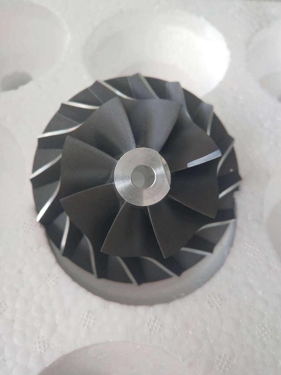 涡轮增压器叶轮k27 om926