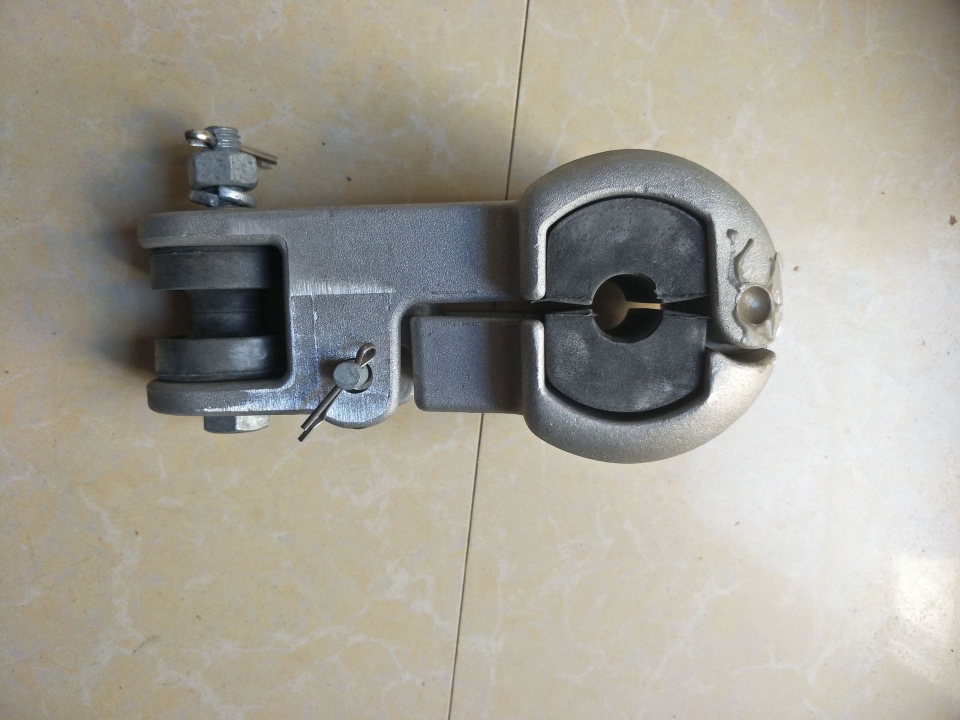 厂家定做防舞动间隔棒fxjw110220330kv高压交流相间间隔棒