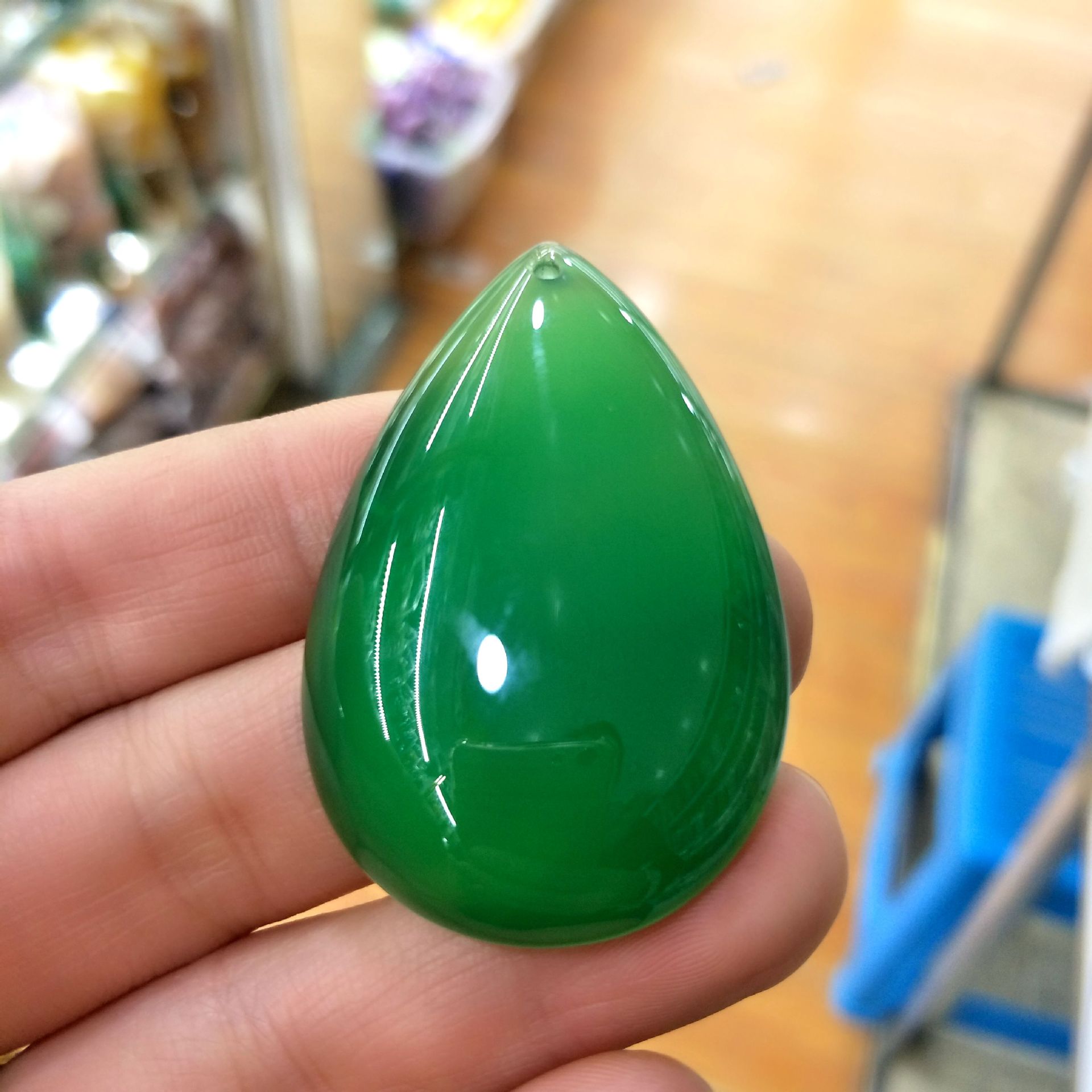 厂家批发天然玛瑙玉石吊坠 绿玛瑙水滴大挂件 冰透绿玉髓水滴玉坠