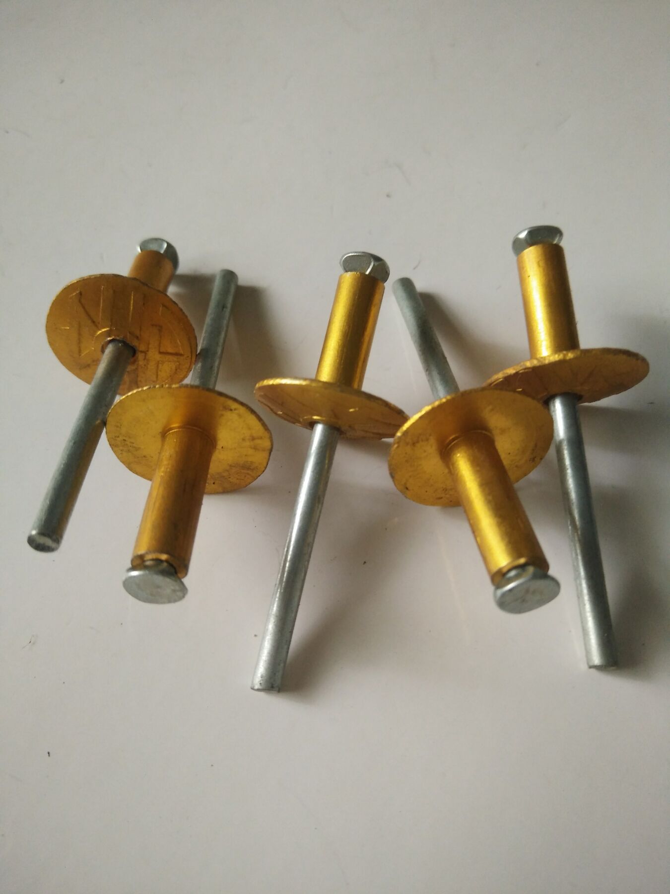 铝合金大帽开花铆钉 拉花铆钉酒盒拉花抽芯铆钉 批发礼品盒拉钉
