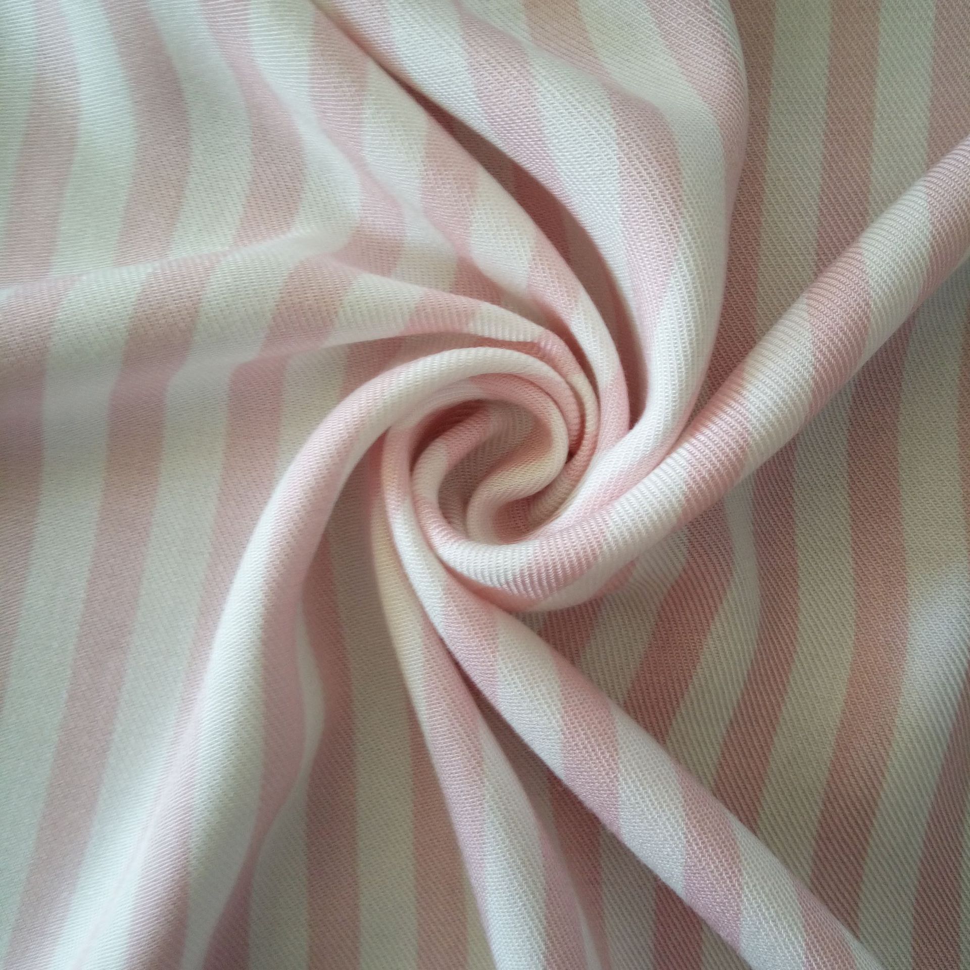 经典粉白条纹面料 150cm宽幅绵绸 3024人棉双面斜 绍兴厂家直供