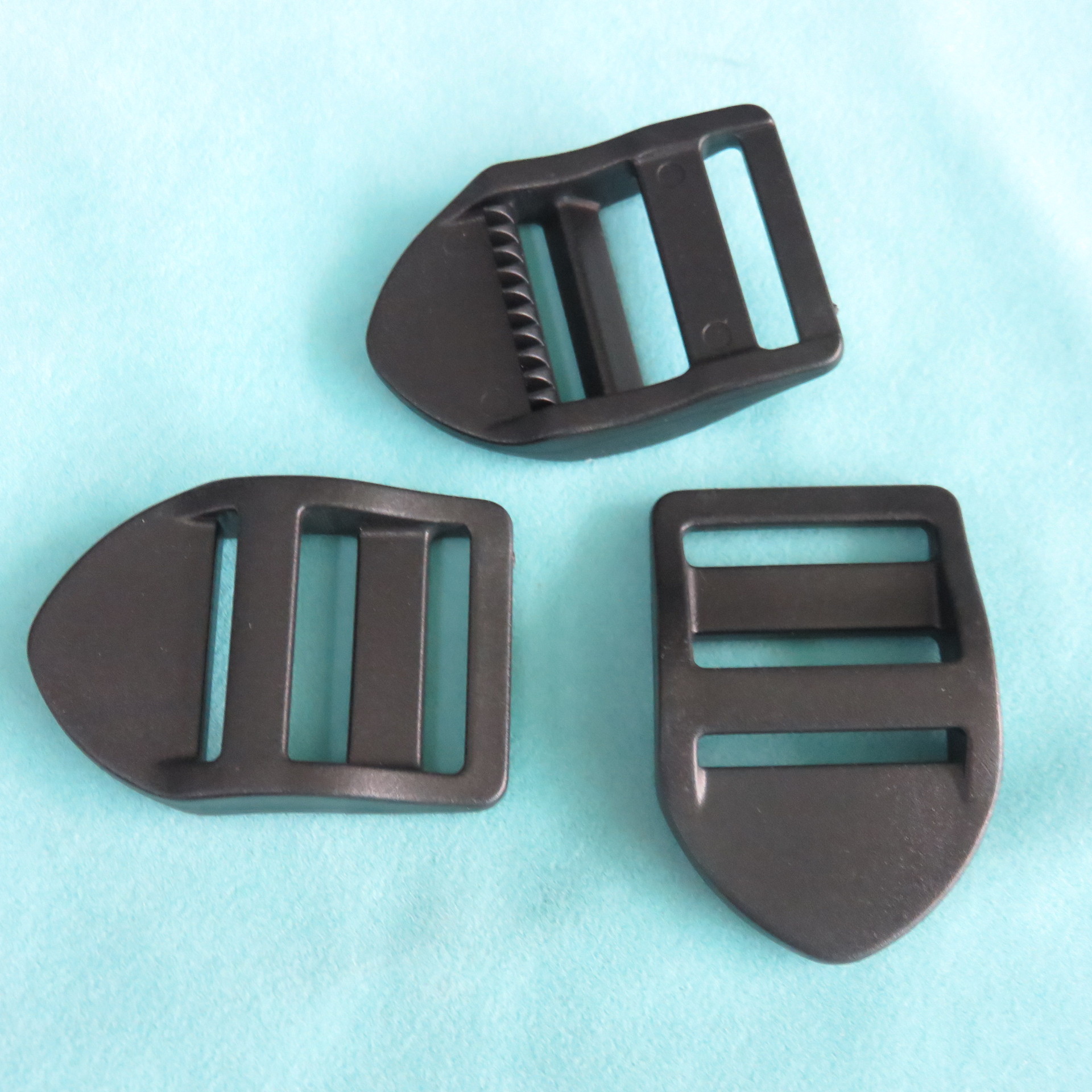 现货供应织带调节扣箱包配件拱形塑料梯扣背包拉紧目字扣三档扣