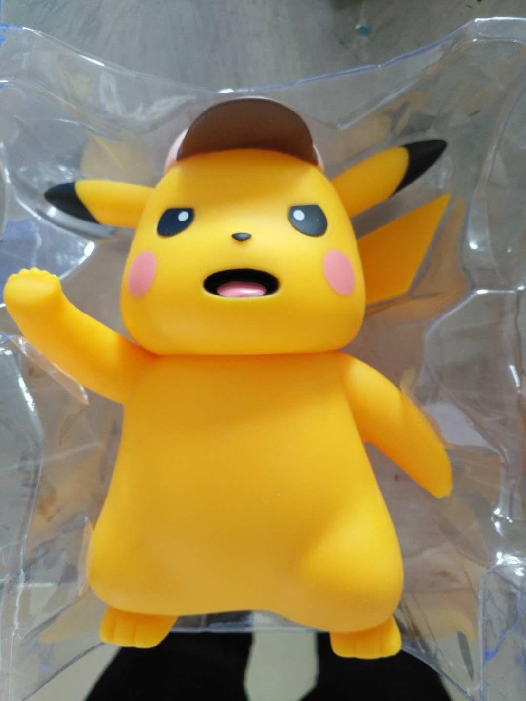 宠物小精灵口袋妖怪 皮卡丘 比卡丘拿放大镜 戴猎帽 盒装手办摆件