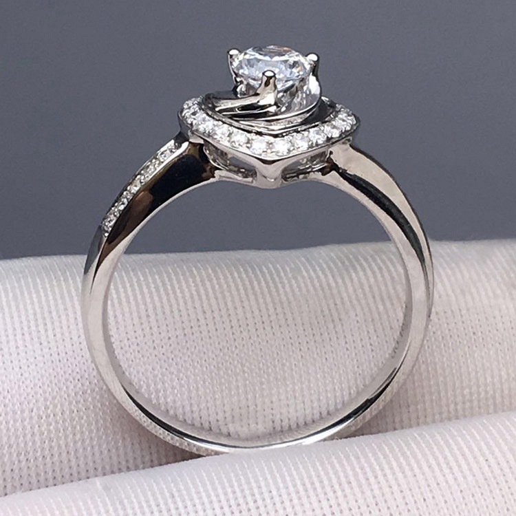 戒托批发 热销白18k金爱心钻戒指 30分群镶钻戒心形钻戒婚戒戒托