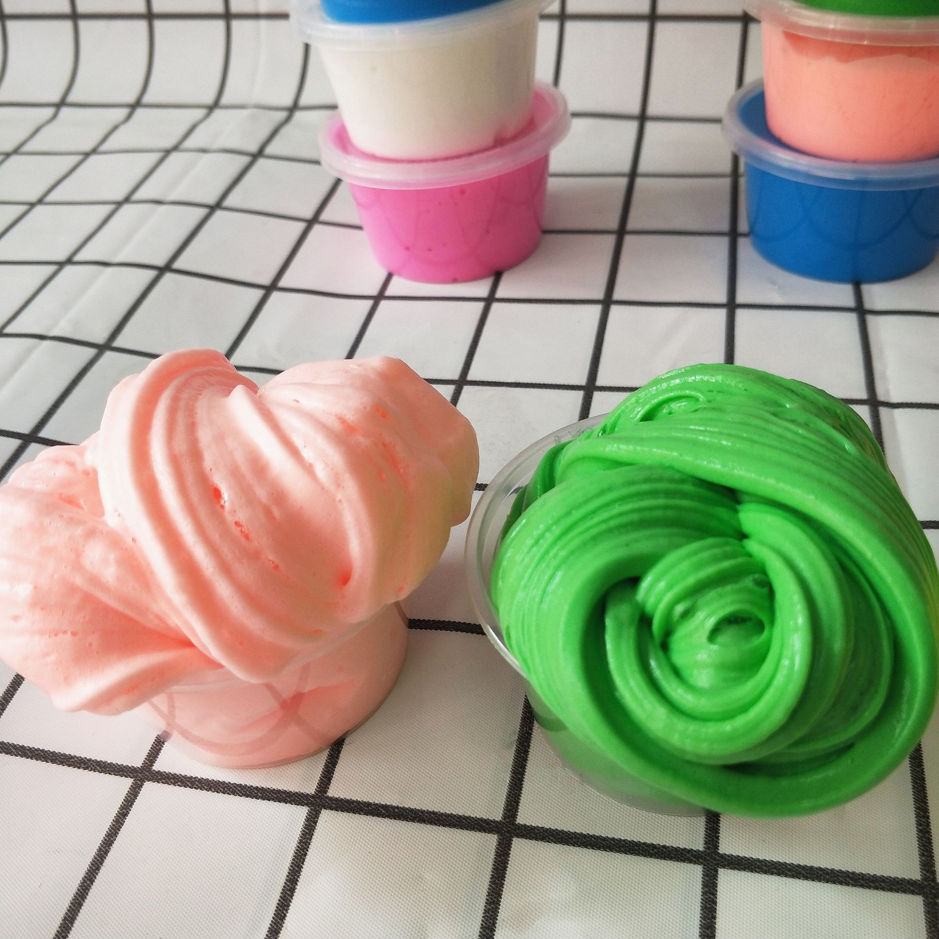 宝贝属性:彩泥diy                       适应年龄:3岁以上儿童