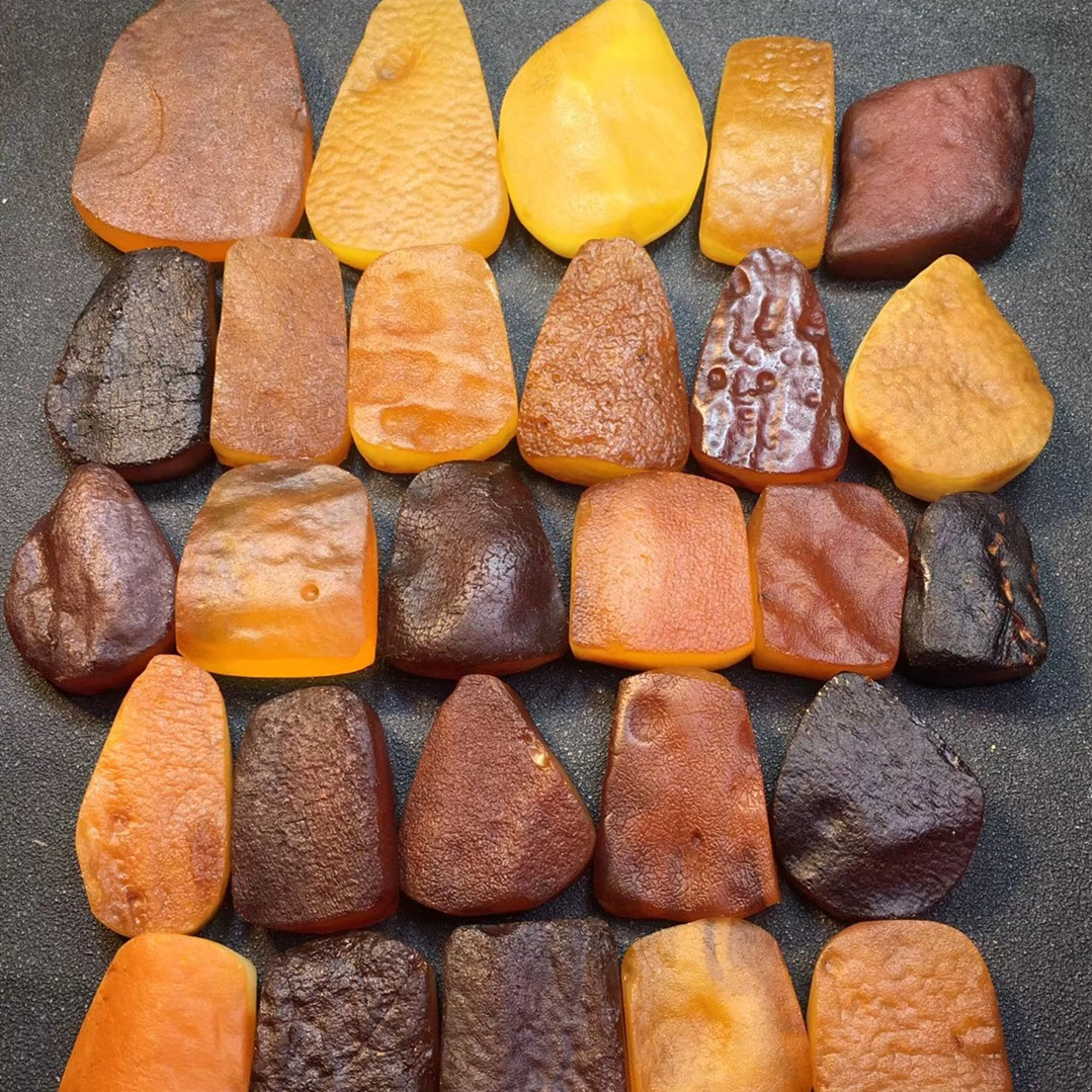 批发蜜蜡原石吊坠 乌克兰鸡油黄无杂裂 自由diy雕刻佩戴 工厂直销