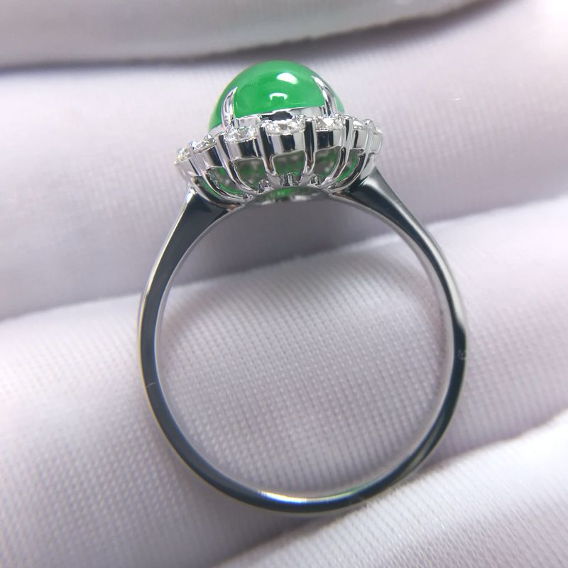 真金真钻 缅甸天然a货阳绿冰种翡翠戒指 18k白金群镶钻石戒指定制