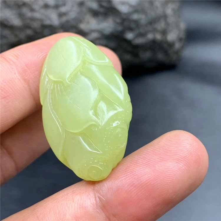新疆和田玉若羌黄玉荷花挂件玉坠黄绿色黄口玉吊坠挂坠带证书