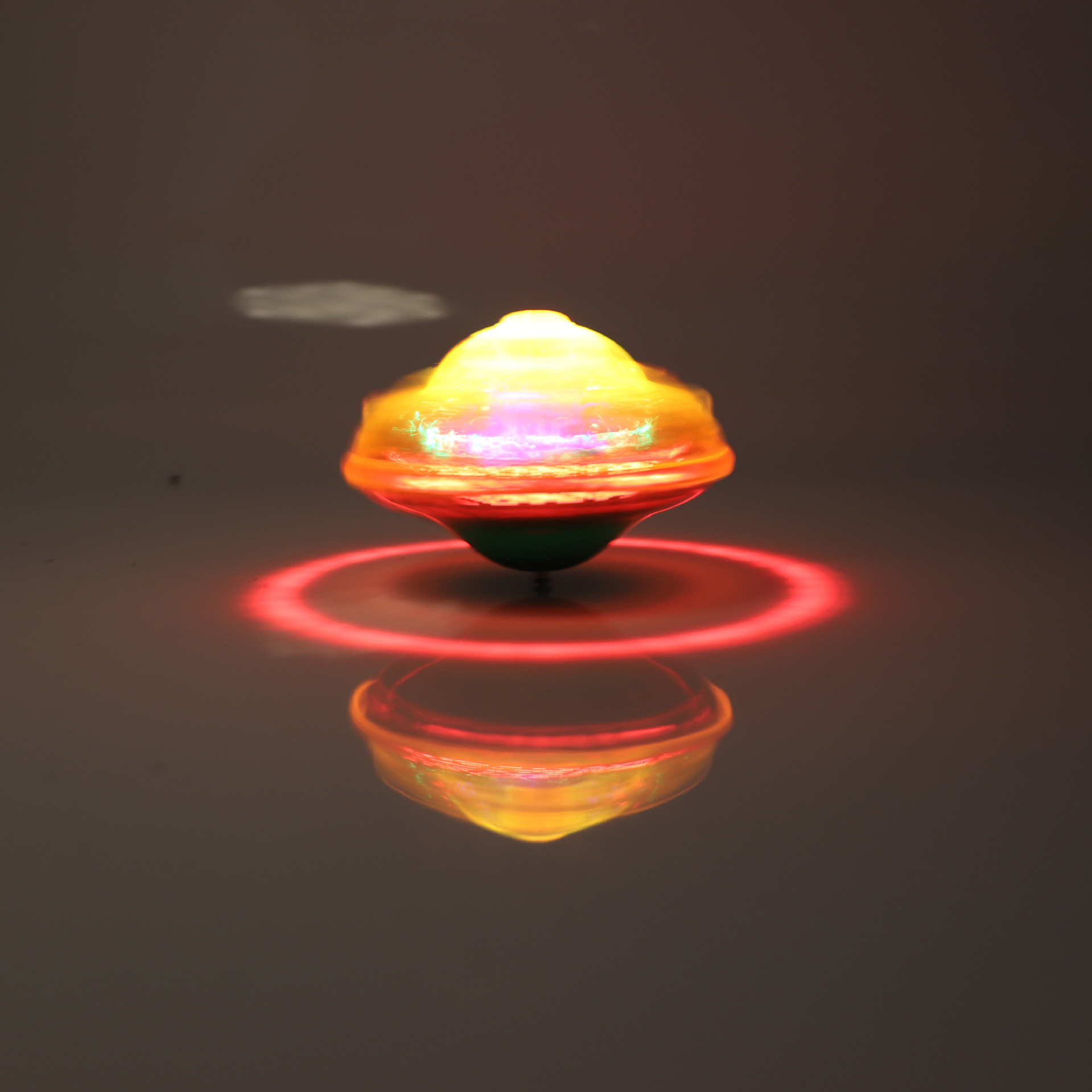 厂家直销儿童塑料玩具卡通发光音乐陀螺 爆款ufo陀螺跨境礼品