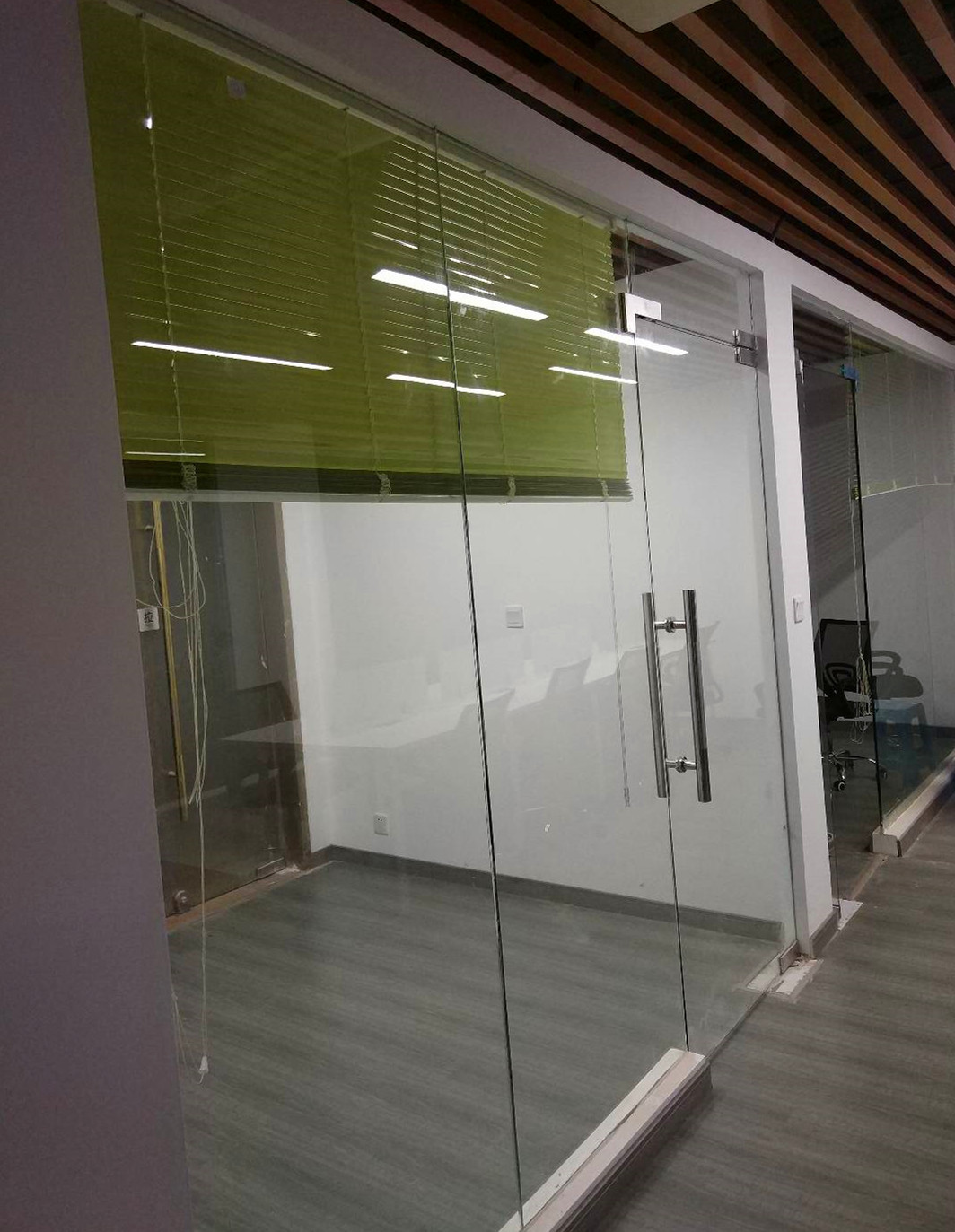 办公室 商场12mm钢化玻璃门 无框门玻璃隔断