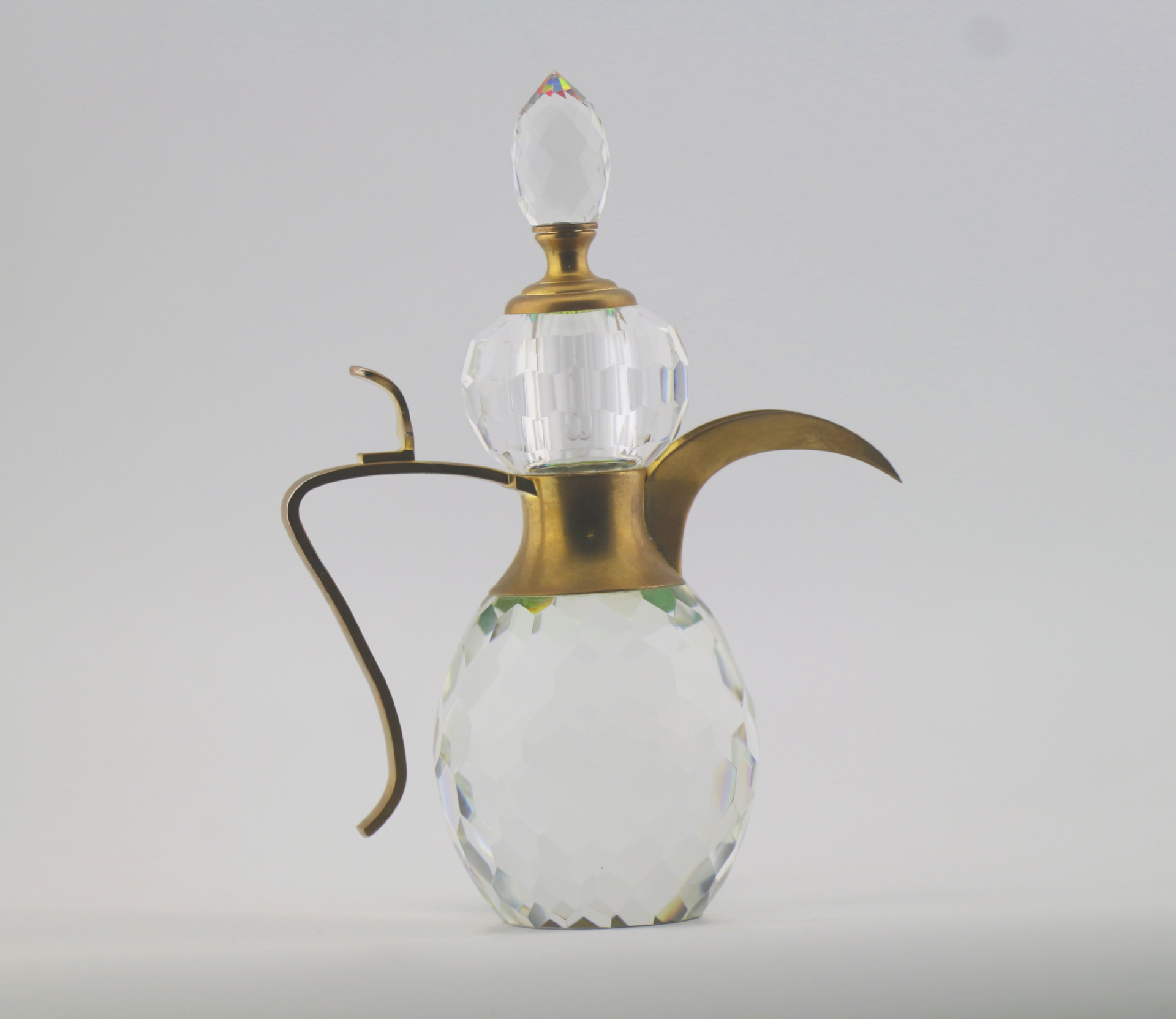 造型几何形风格欧式摆挂形式摆饰表面工艺抛光材料来源人造类别香水瓶