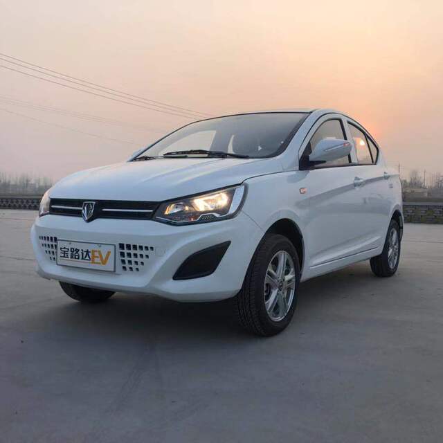 宝路达ds8三厢电动汽车 微型四轮电动汽车 湖南油电两用家用电动