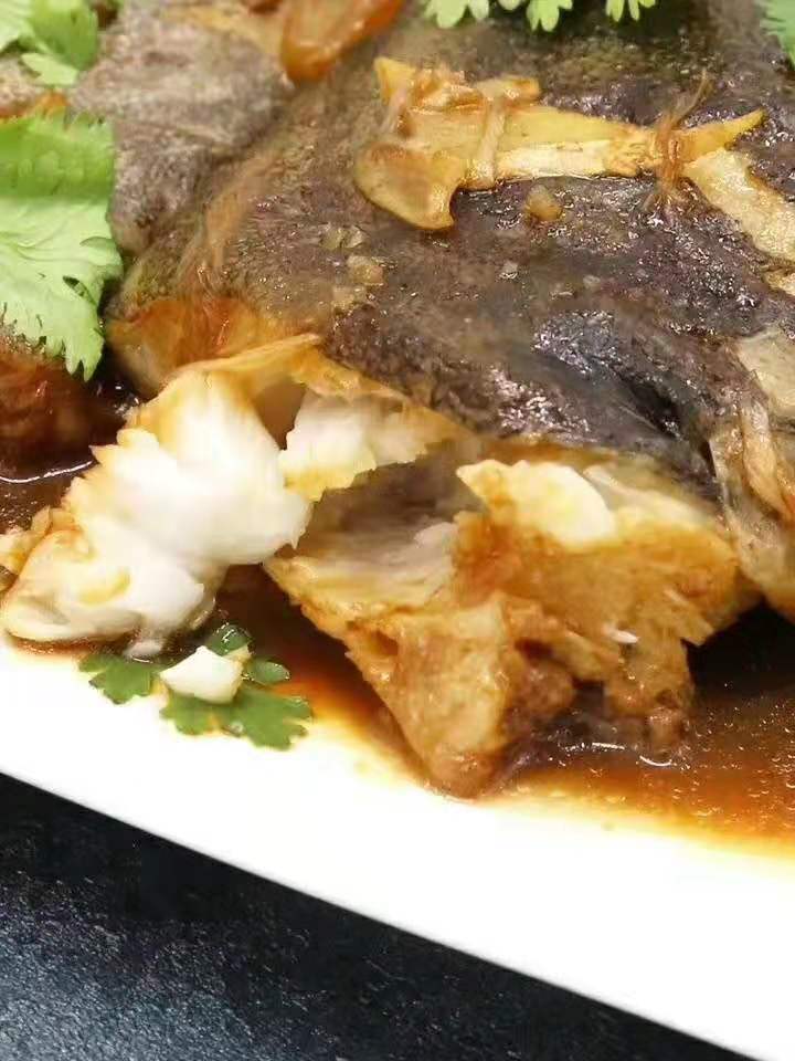 俄罗斯深海无污染大鲽鱼头 新鲜碟鱼头 冷冻肉质细嫩2-4斤批发