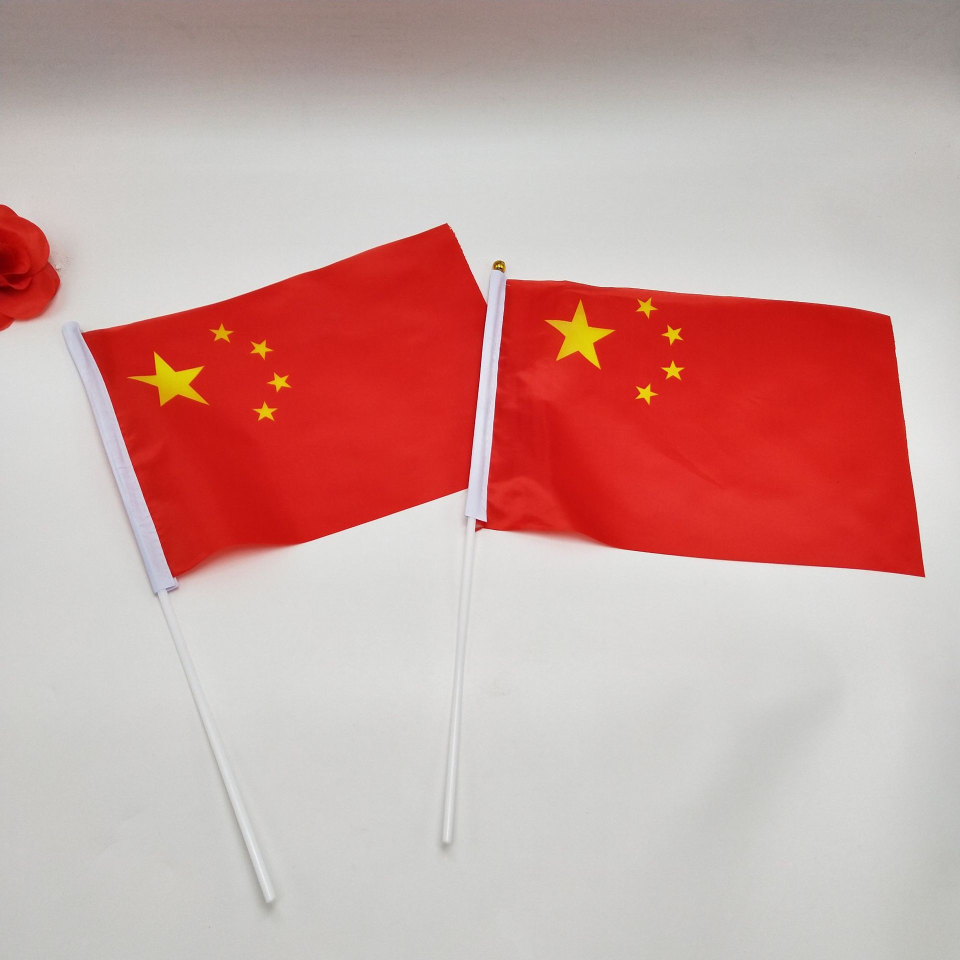 厂家批发 办公文教用品货源 30*20cm塑料杆国旗 五星红旗 小国旗