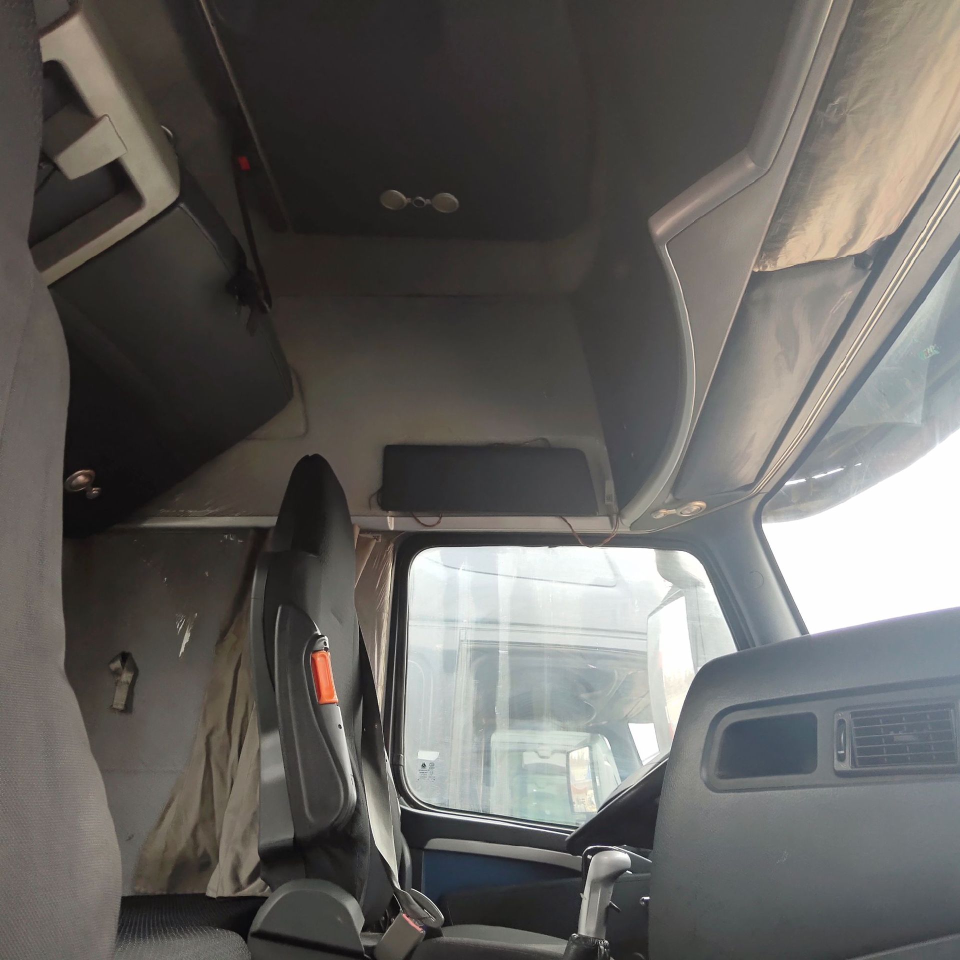 二手半挂牵引车头 解放j6双驱轻体牵引车头运输货车头支持分期