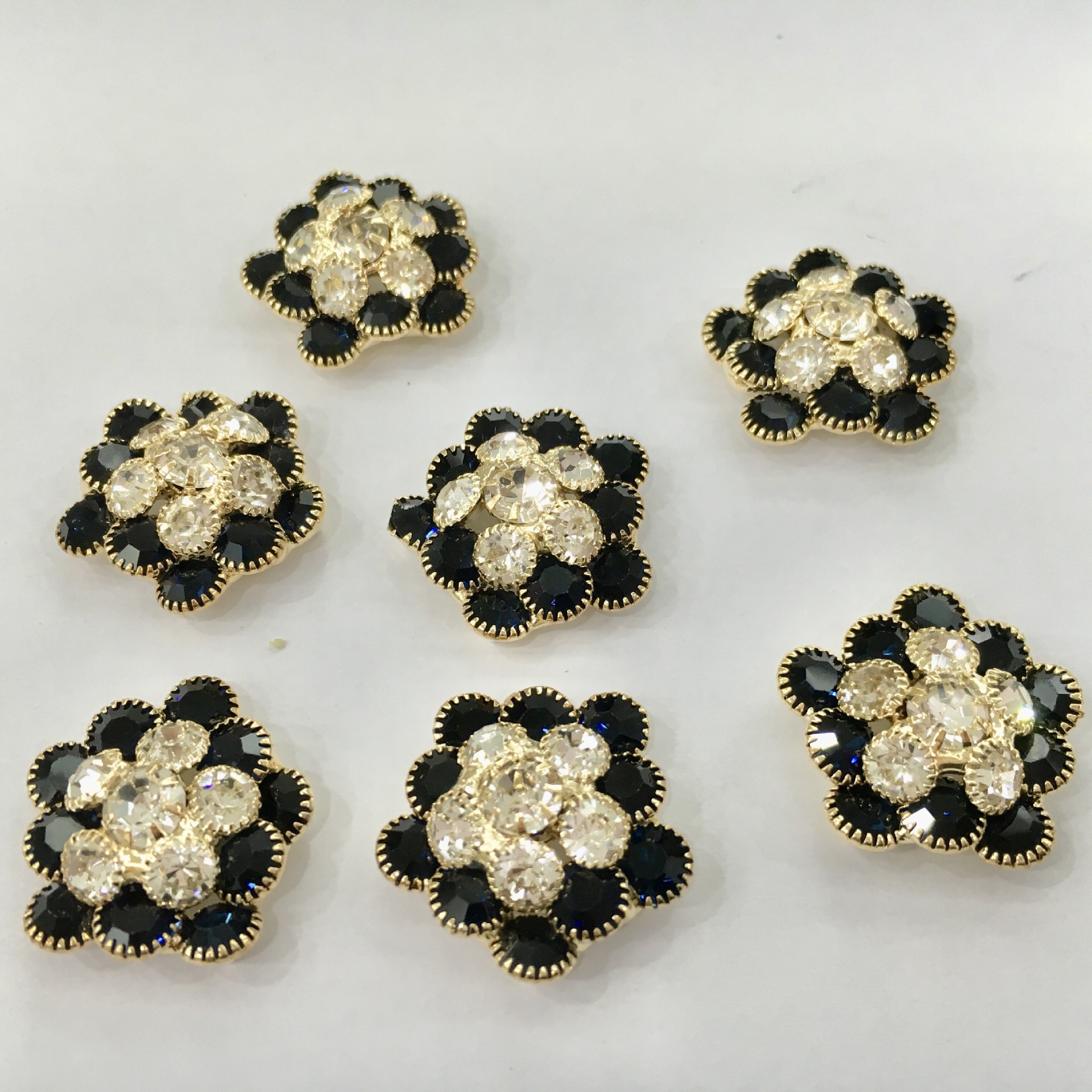 花型钻饰配件可粘服饰 大衣扣子项链配件diy手缝钻厂家直供