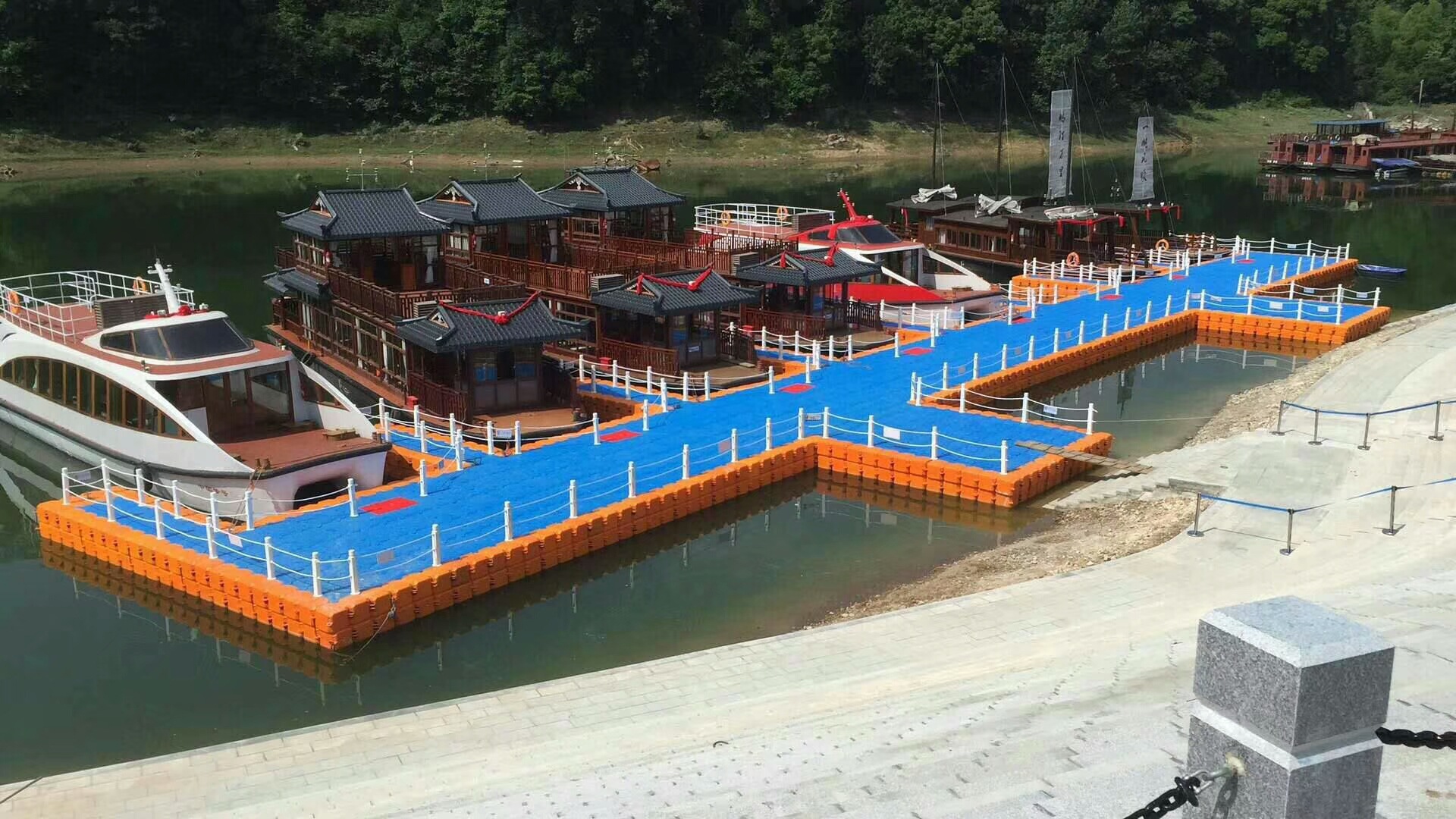 上移动木质浮桥码头 游船停靠码头 亲水平台 画舫木船浮筒|价格|厂家