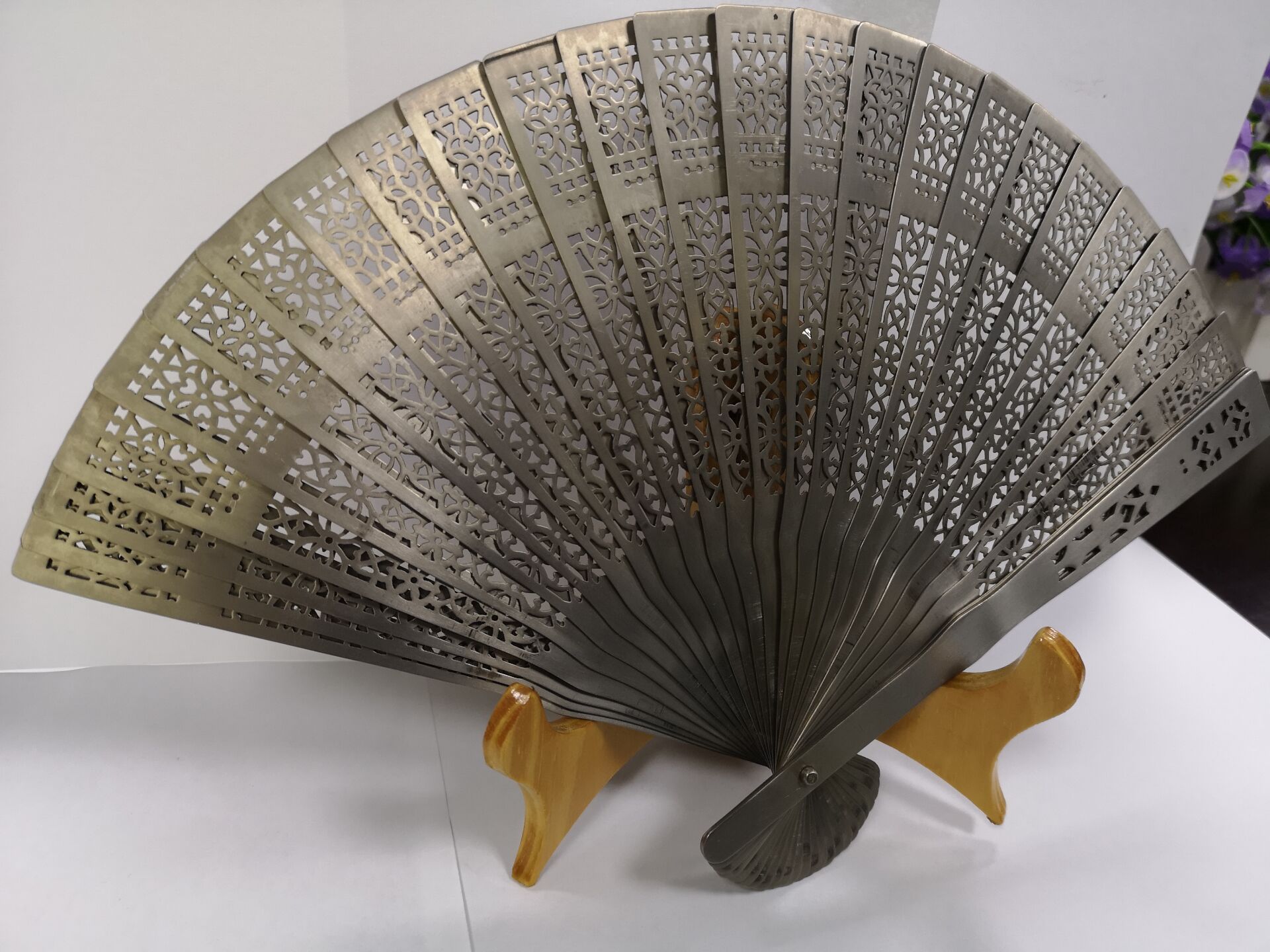 厂家供应纯钛合金扇子7寸镂空古风纯钛扇钛礼品折扇防身现货批发