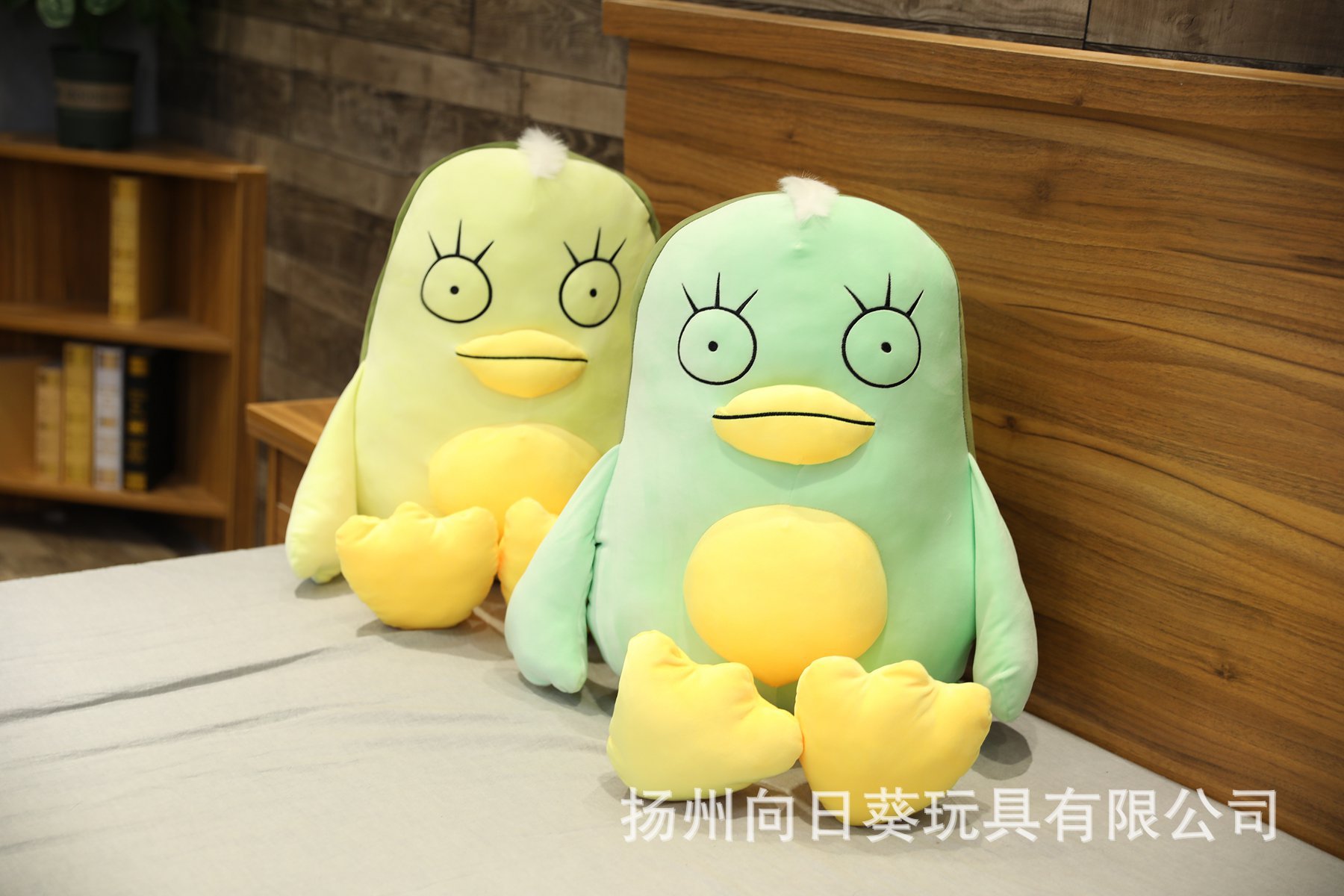 卡通牛油果鸭抱枕可爱加油鸭毛绒公仔情侣款毛绒玩具圣诞节礼物