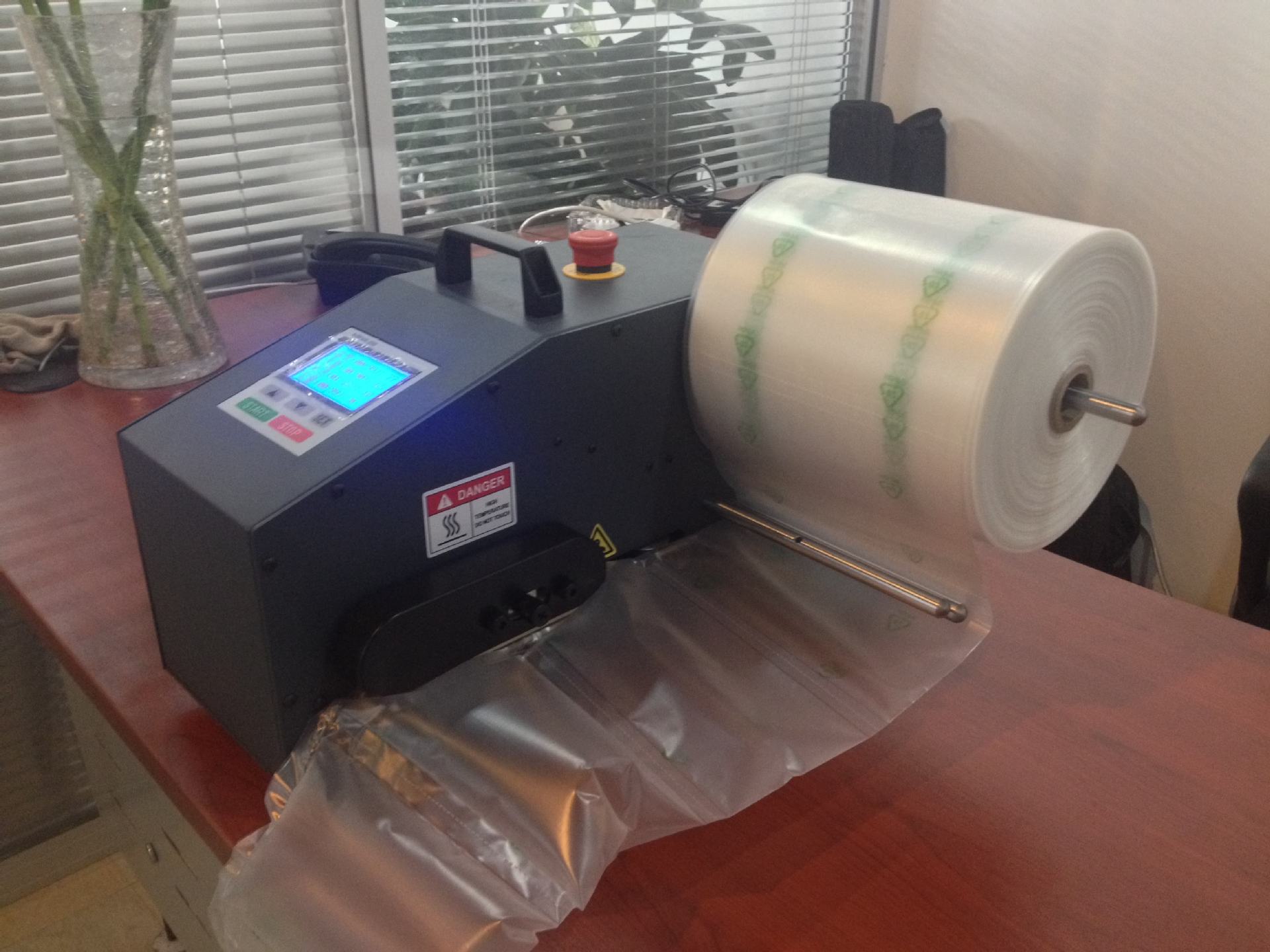 充气袋空气枕空气垫600m填充袋缓冲快递包装袋可撕拉连体厂家批发