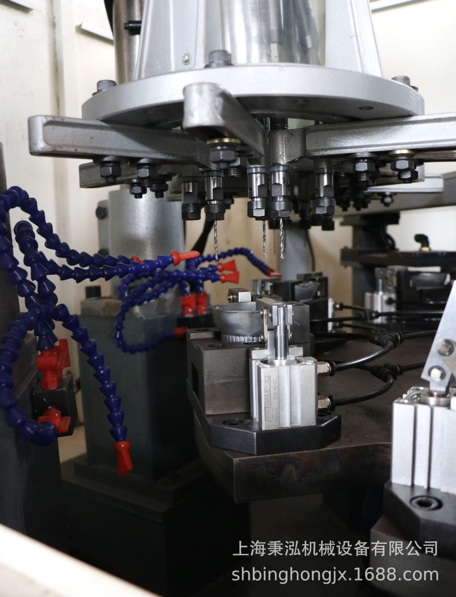 八工位转盘式钻孔攻牙机