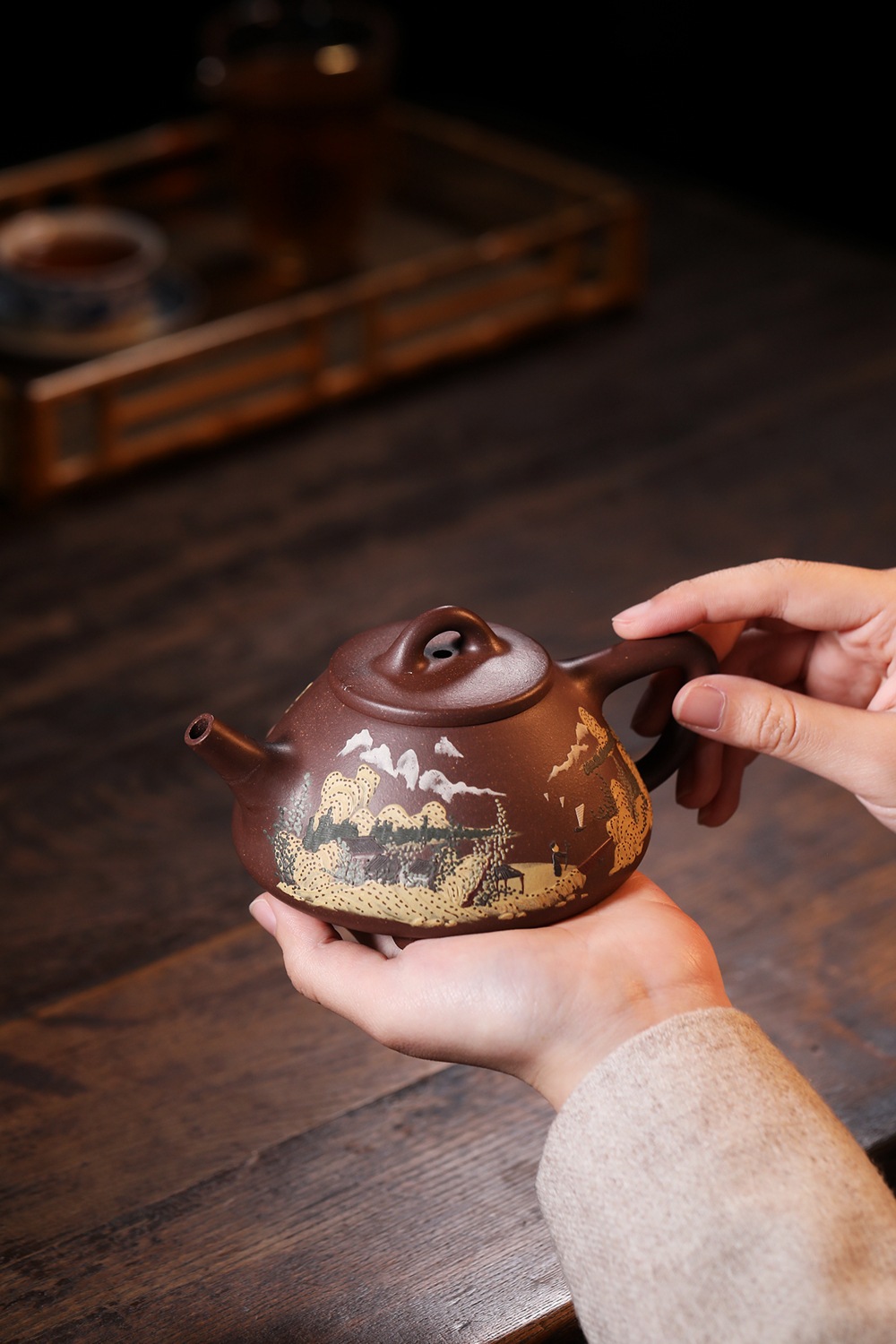 宜兴紫砂壶_宜兴紫砂壶名家纯手工山水子冶 原矿清泥300cc包邮 - 阿里