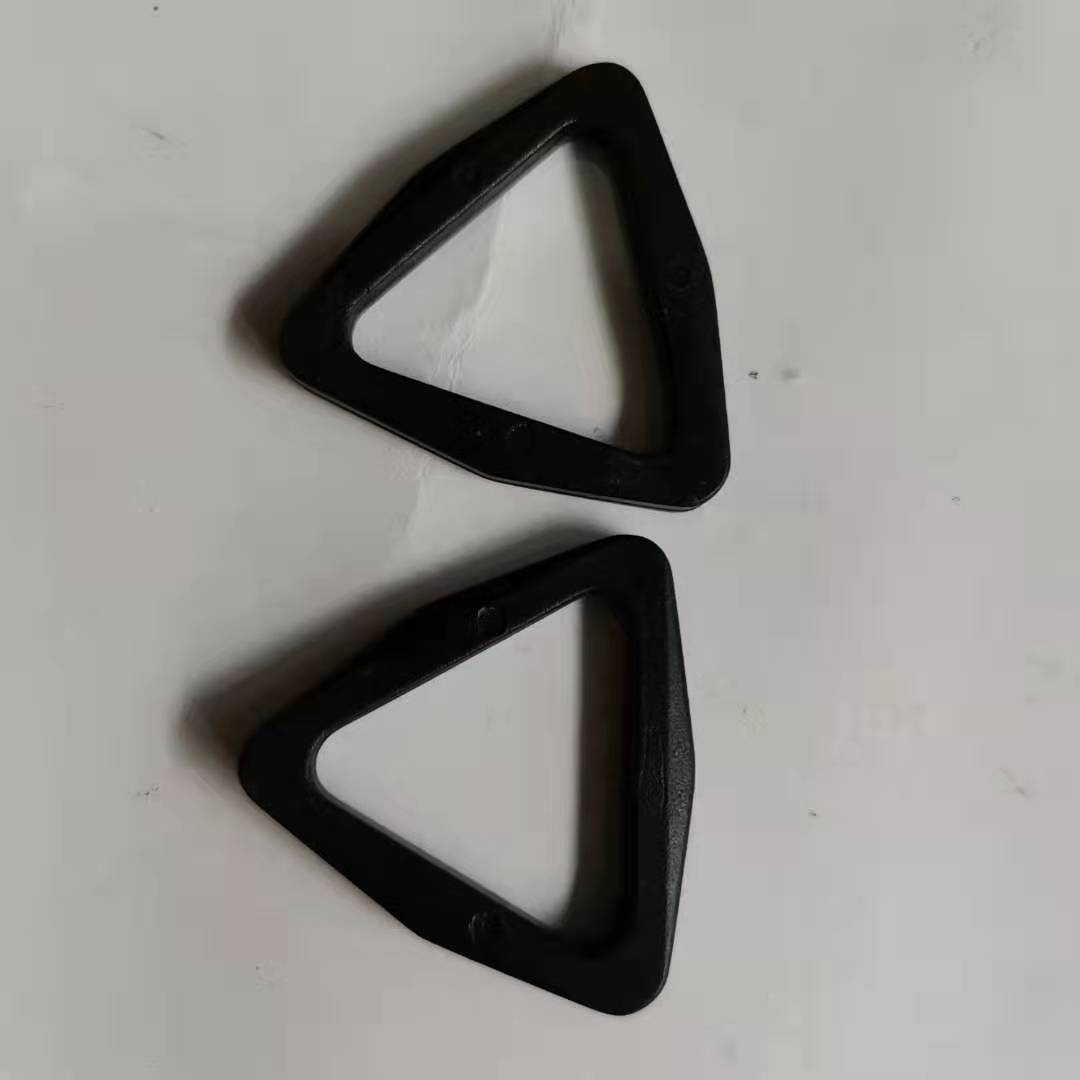 厂家直销 塑料三角扣 织带调节扣 各种规格三角环 箱包配件