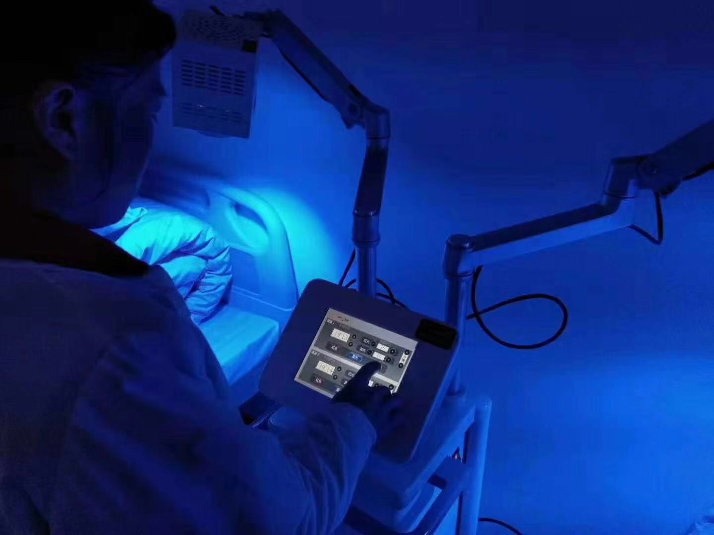 专业销售 ygl450c红蓝光谱治疗仪 双头弧形红蓝光配置