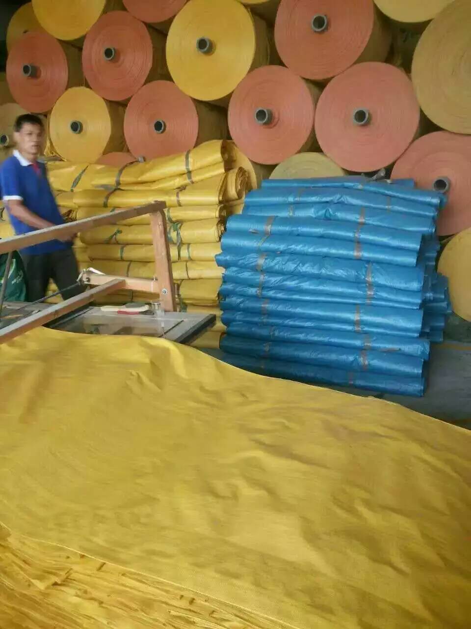 批发定制编织袋筒料 纸塑复合布 覆膜编织布 蛇皮卷少量现货