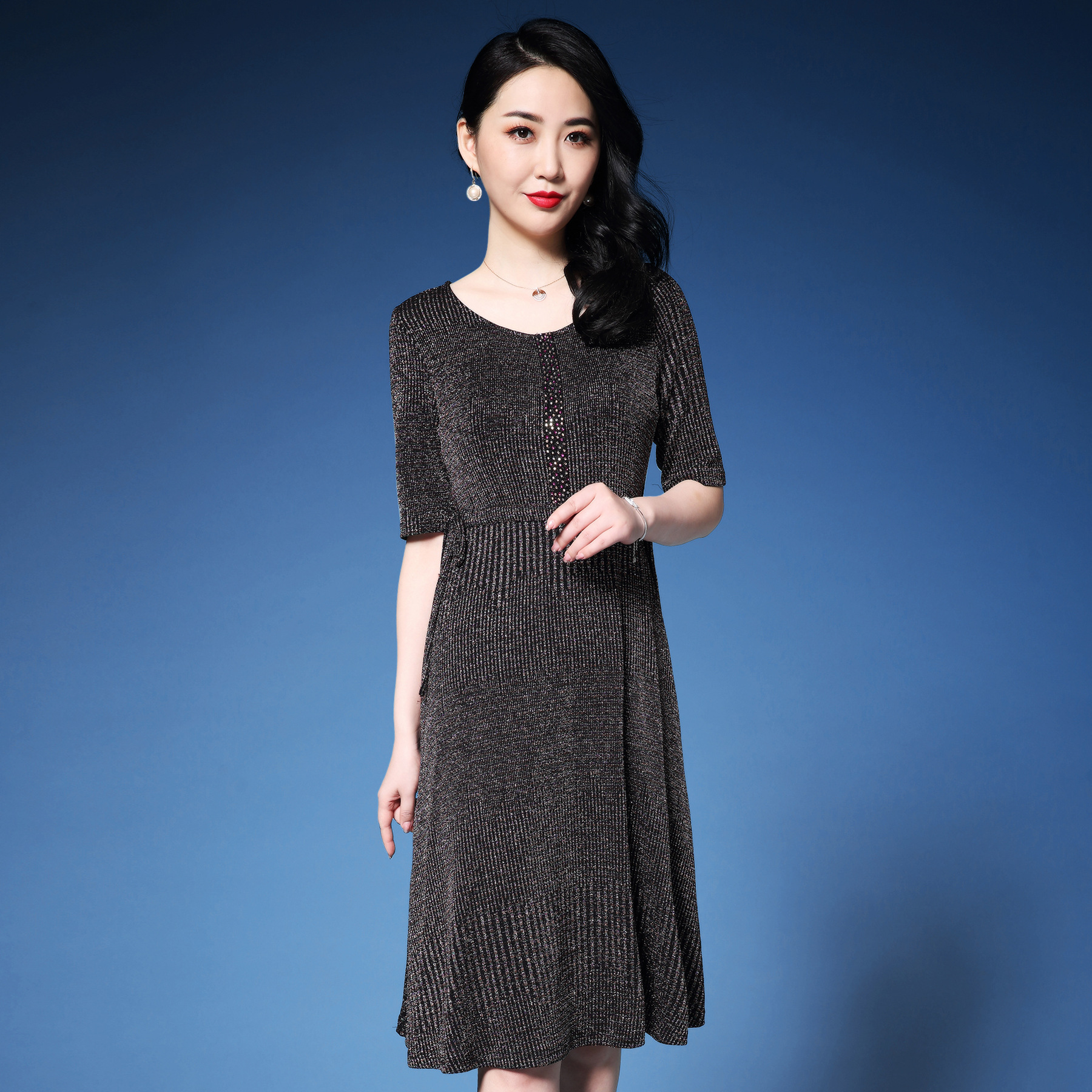 2020春季装新款烫珠中老年大码弹力喜宴收腰显瘦妈妈装气质连衣裙