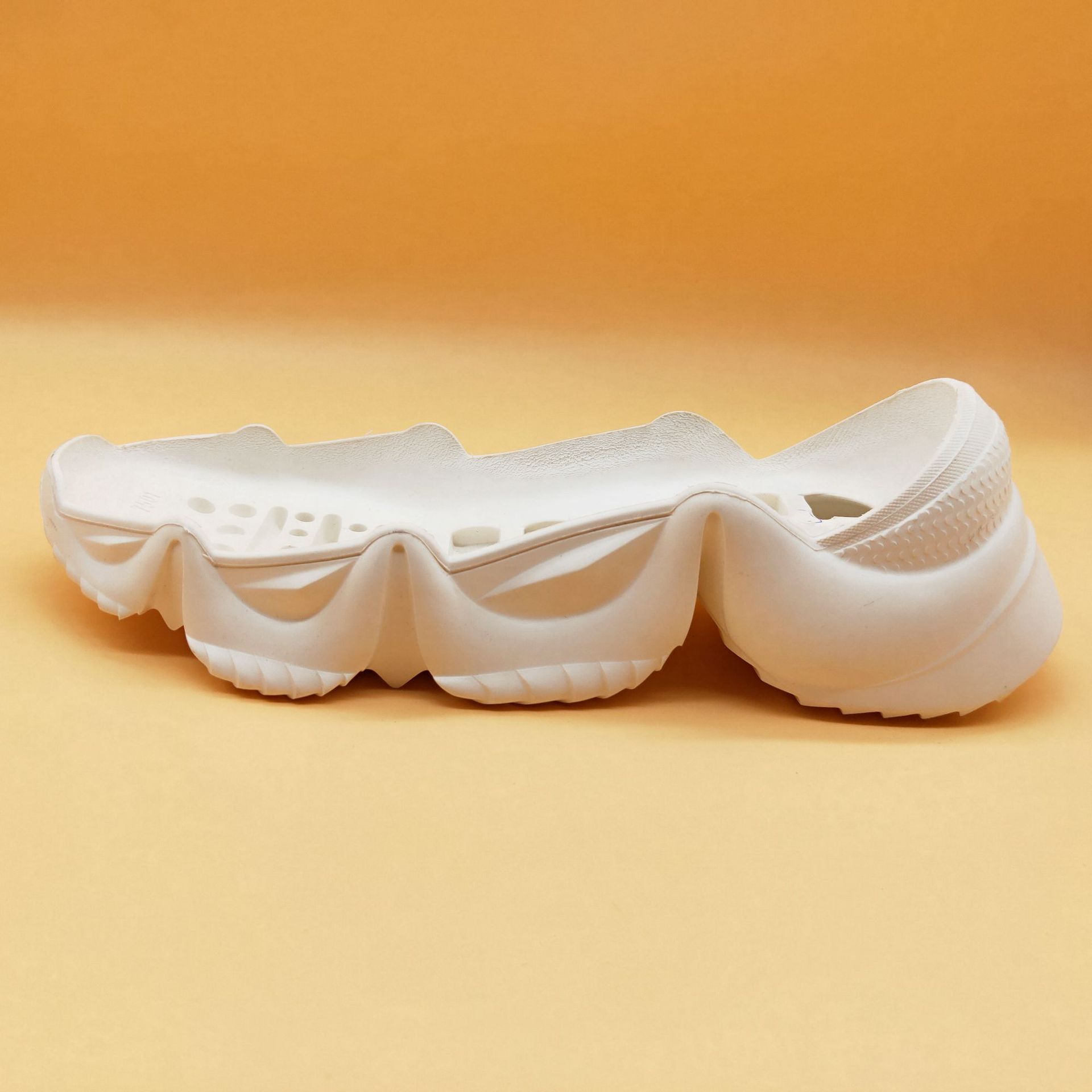 批发休闲运动鞋底女款超轻橡胶发泡材料射出成型大底