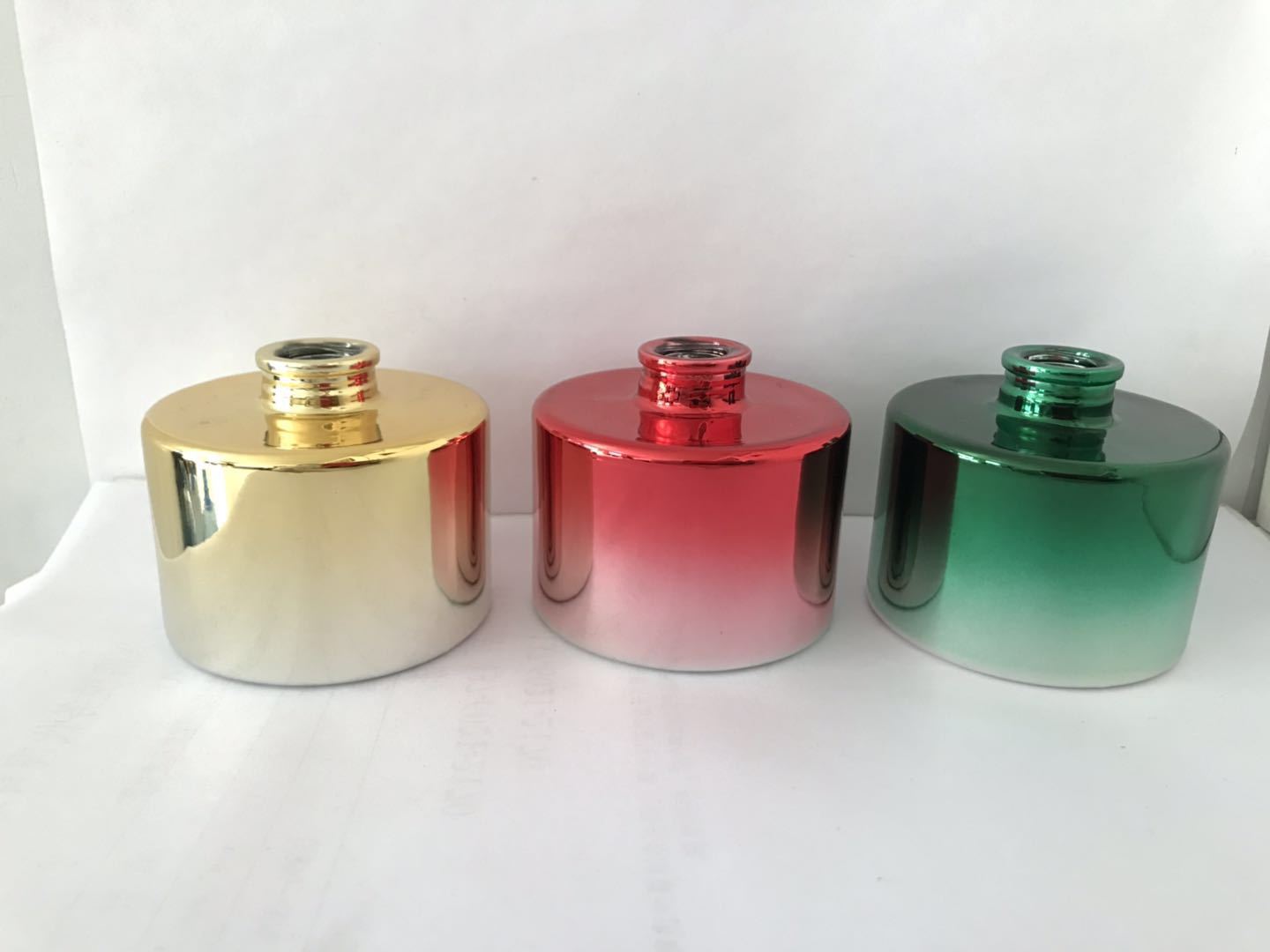 化妆品瓶电镀 玻璃瓶身电镀加工渐变色 玻璃烫金印字 uv真空镀膜