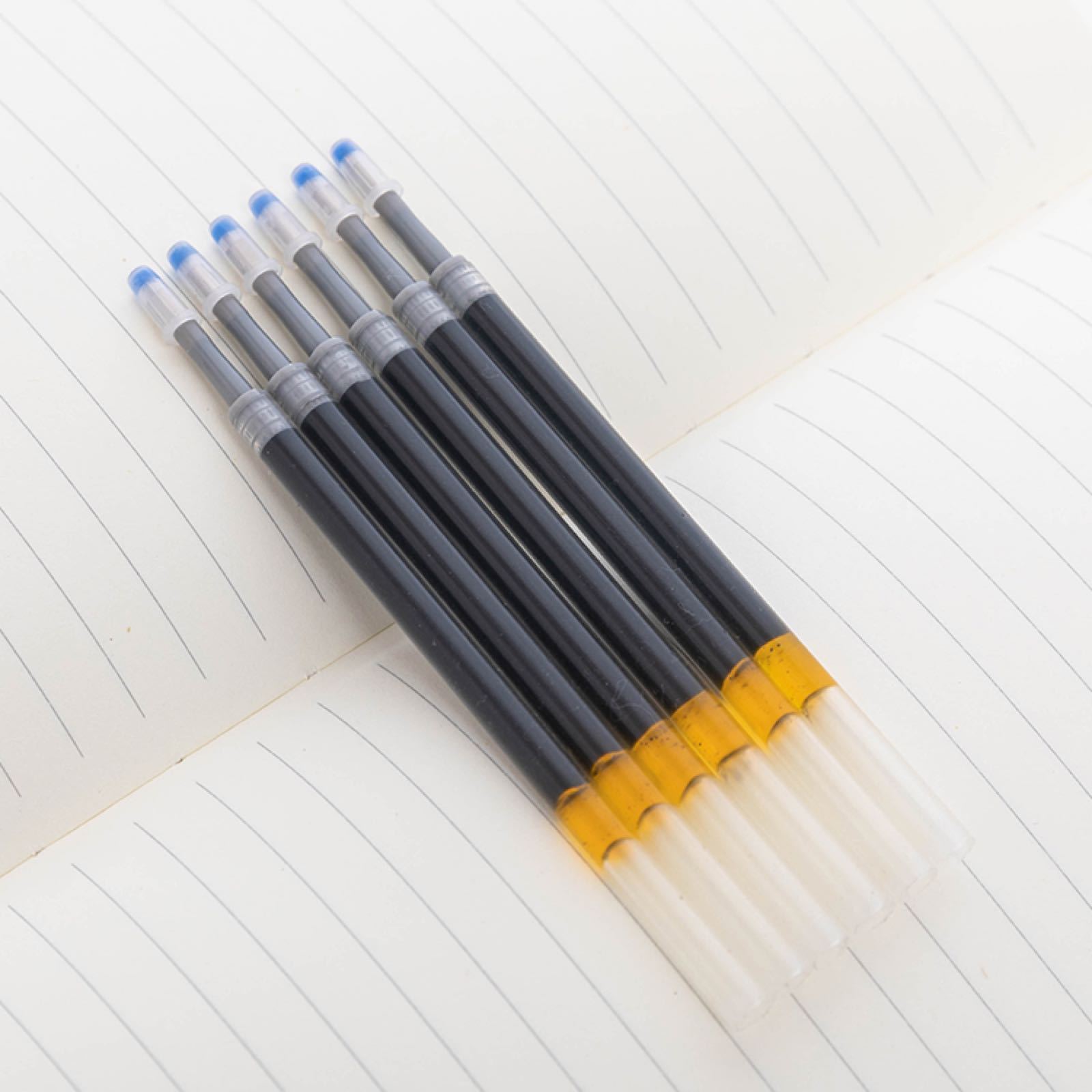 厂家批发中性笔芯k35跳动中性笔笔芯考试办公签字专用中性笔芯