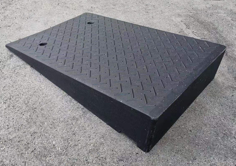 10到16cm高加宽橡塑斜坡垫马路牙子 橡胶汽车爬坡垫减速带 路沿坡