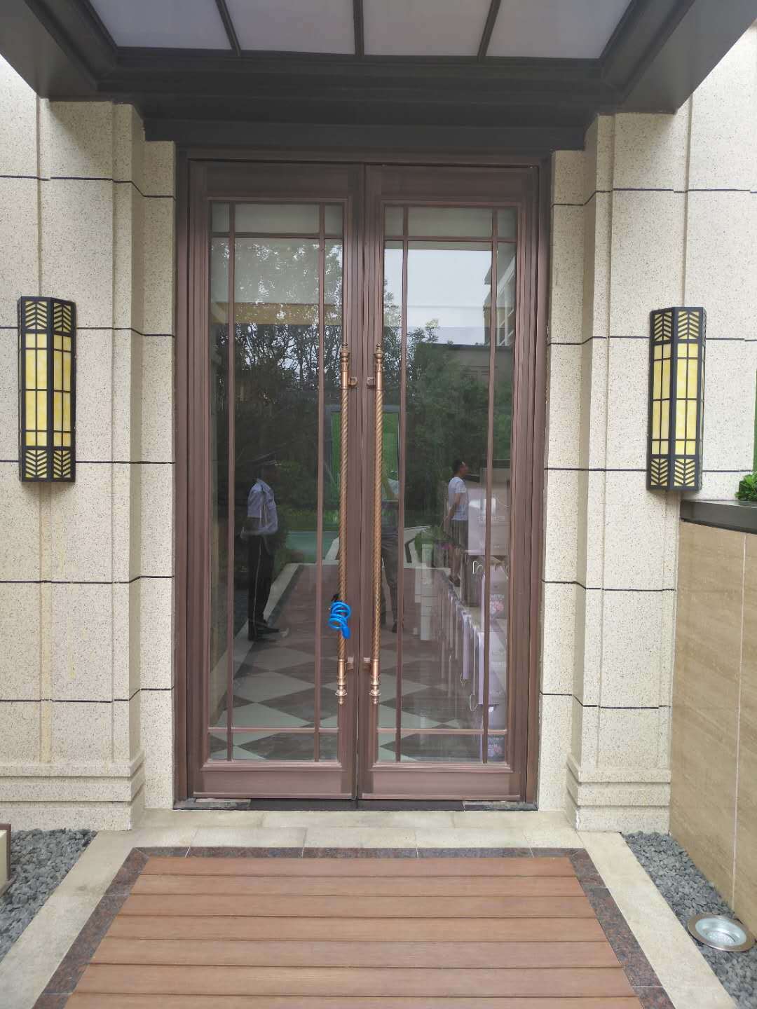 厂家供应批发商场门商铺入户单元门铝合金平开门质量保证