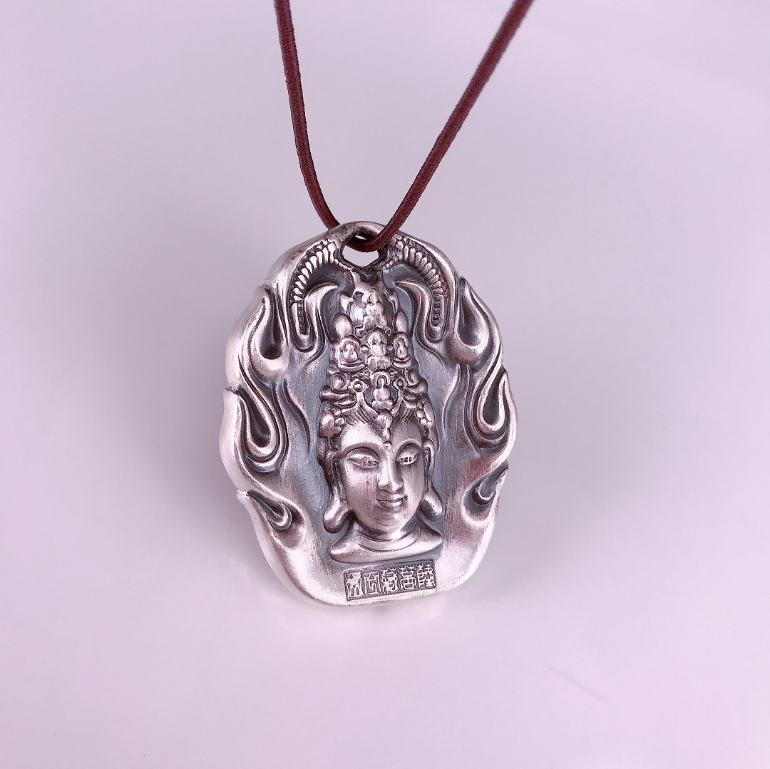 s999银吊坠复古八大守护神本命佛虚空藏菩萨人头型银佛项坠
