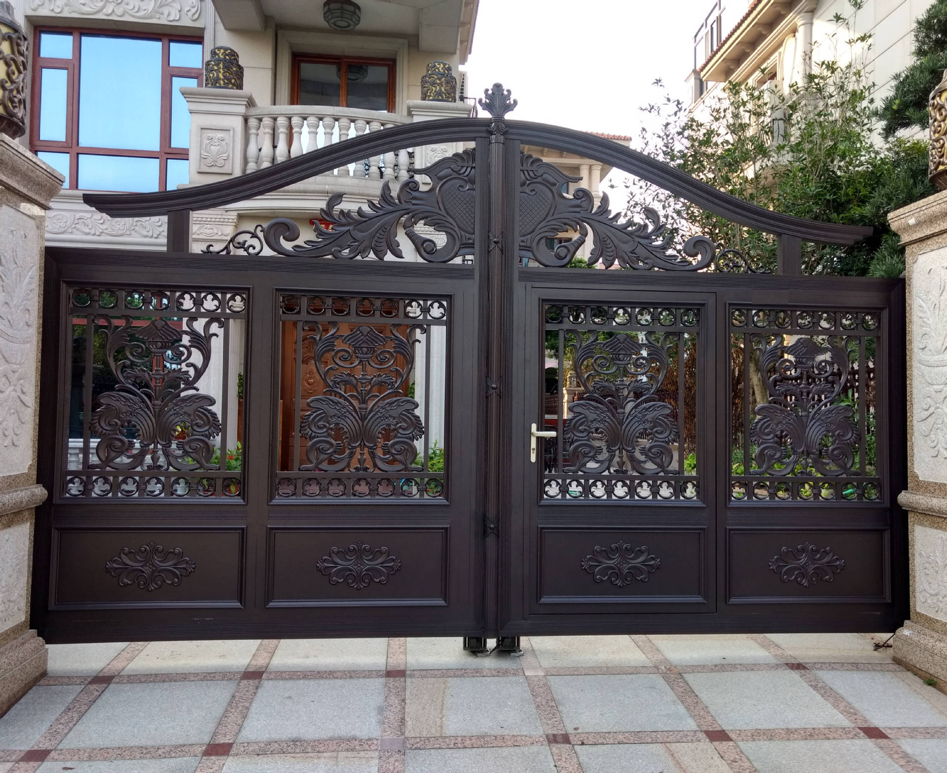 拉丝仿古铝艺大门电动折叠门别墅铝艺大门批发