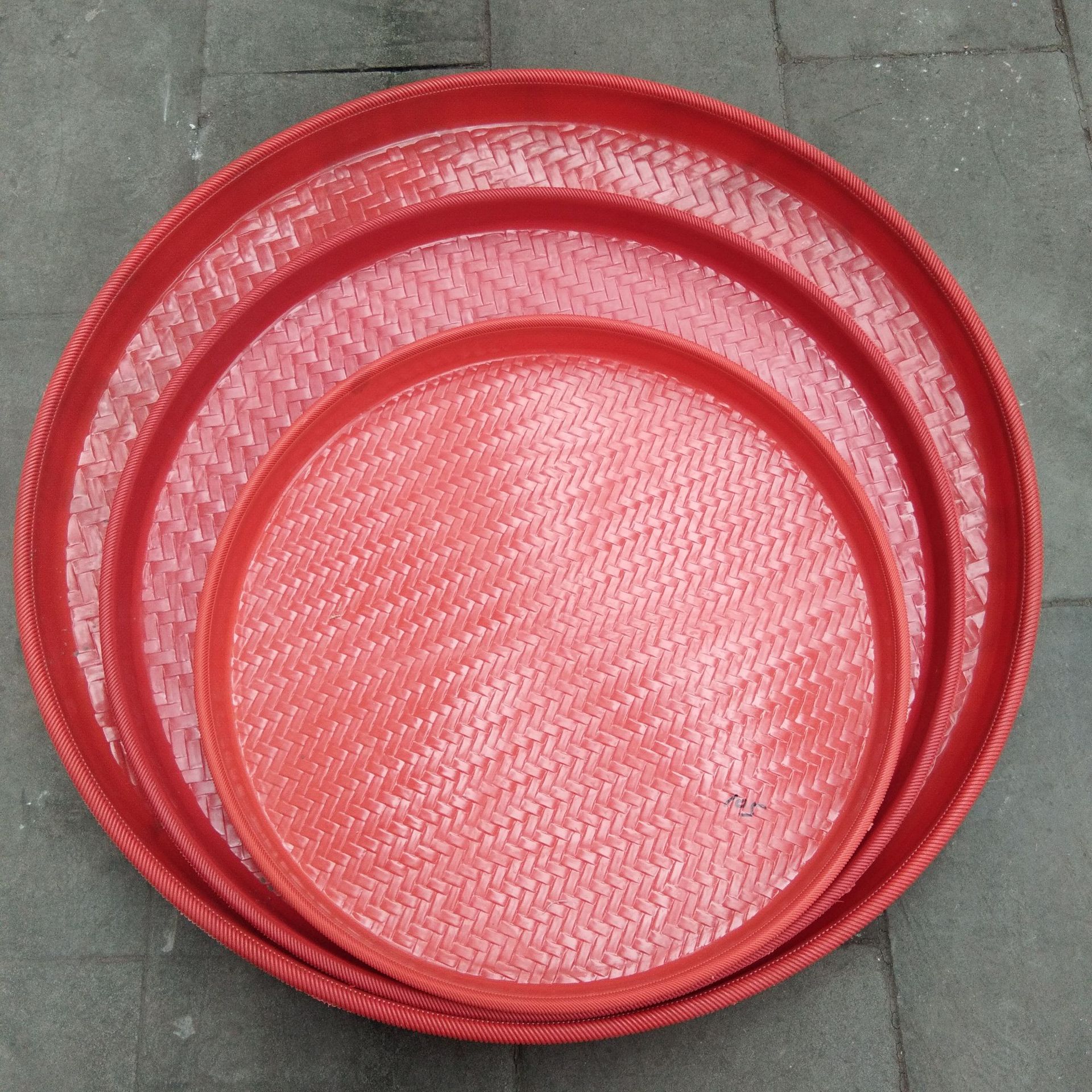 厂家直销塑料圆形簸箕 农用晒菜簸箕 防摔破簸箕竹编无孔筛子