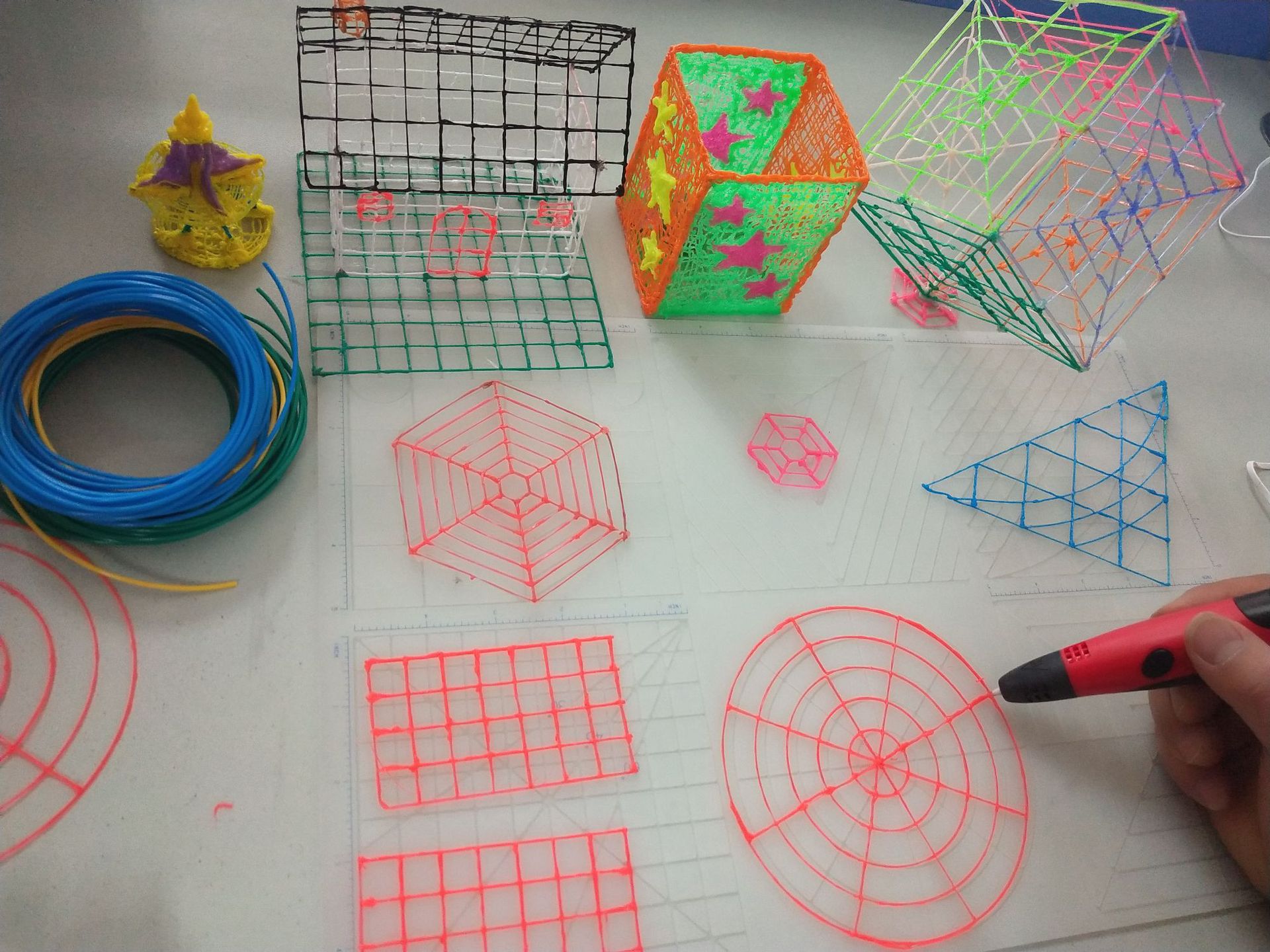 工厂直销六代3d打印笔儿童益智绘画笔diy立体创作涂鸦笔节日礼物
