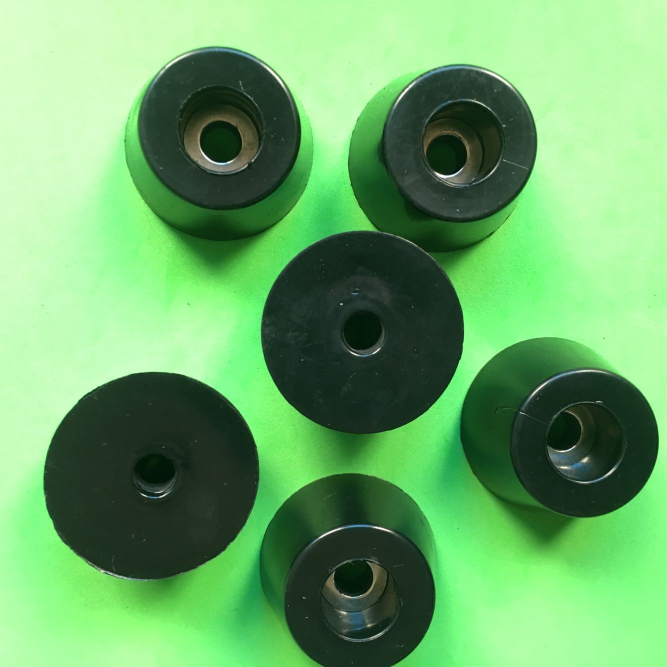 组装器减震垫 黑白色锥形机脚垫减震垫 环保橡胶材质