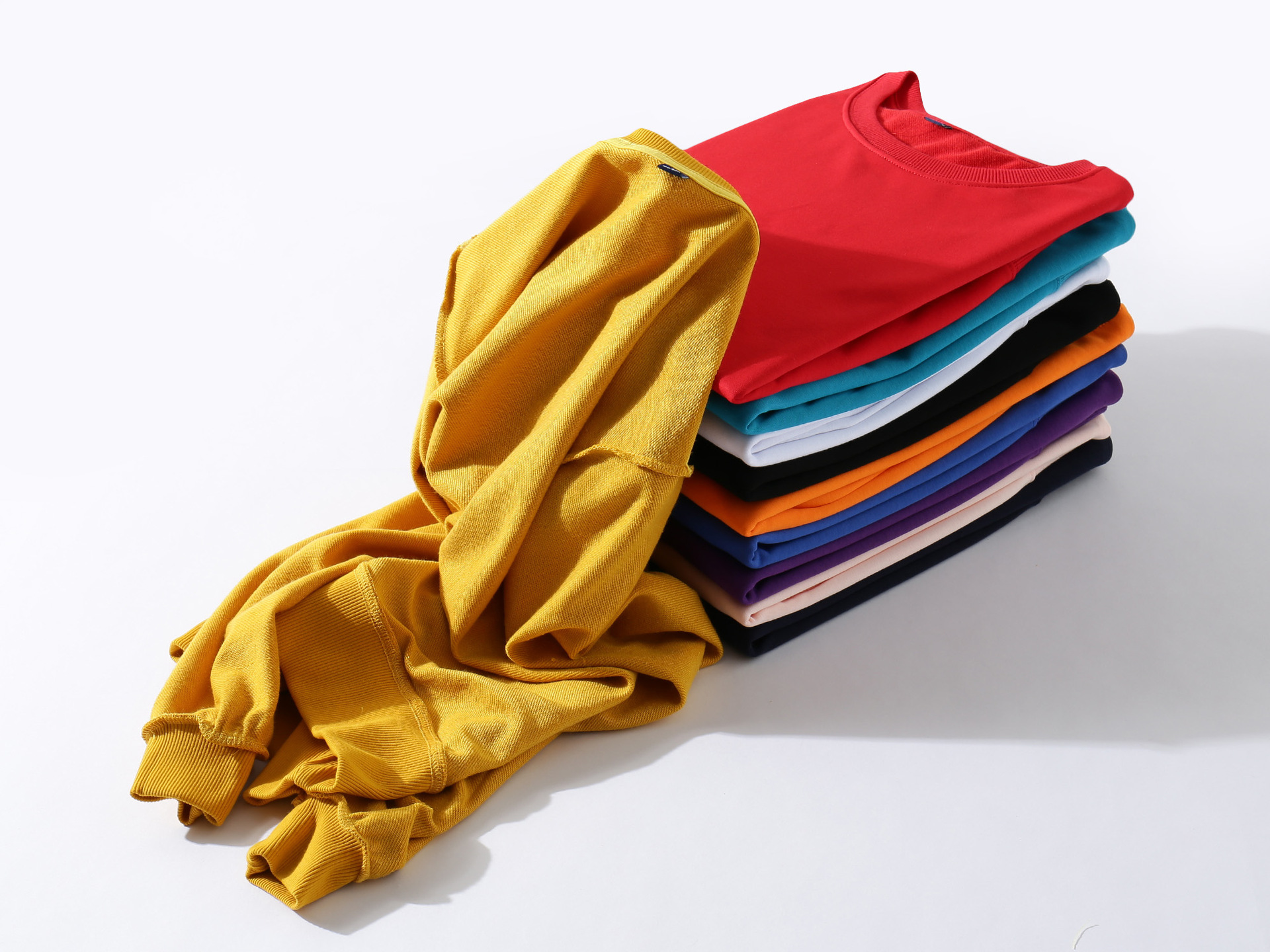 厂家货源秋冬新款380克毛线圈棉卫衣空白纯色圆领悠闲卫衣定制