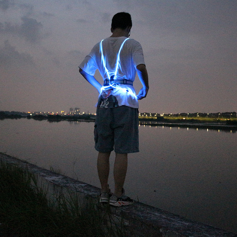 源头厂家骑行夜跑发光背心led光纤发光警示灯反光背心装备配件