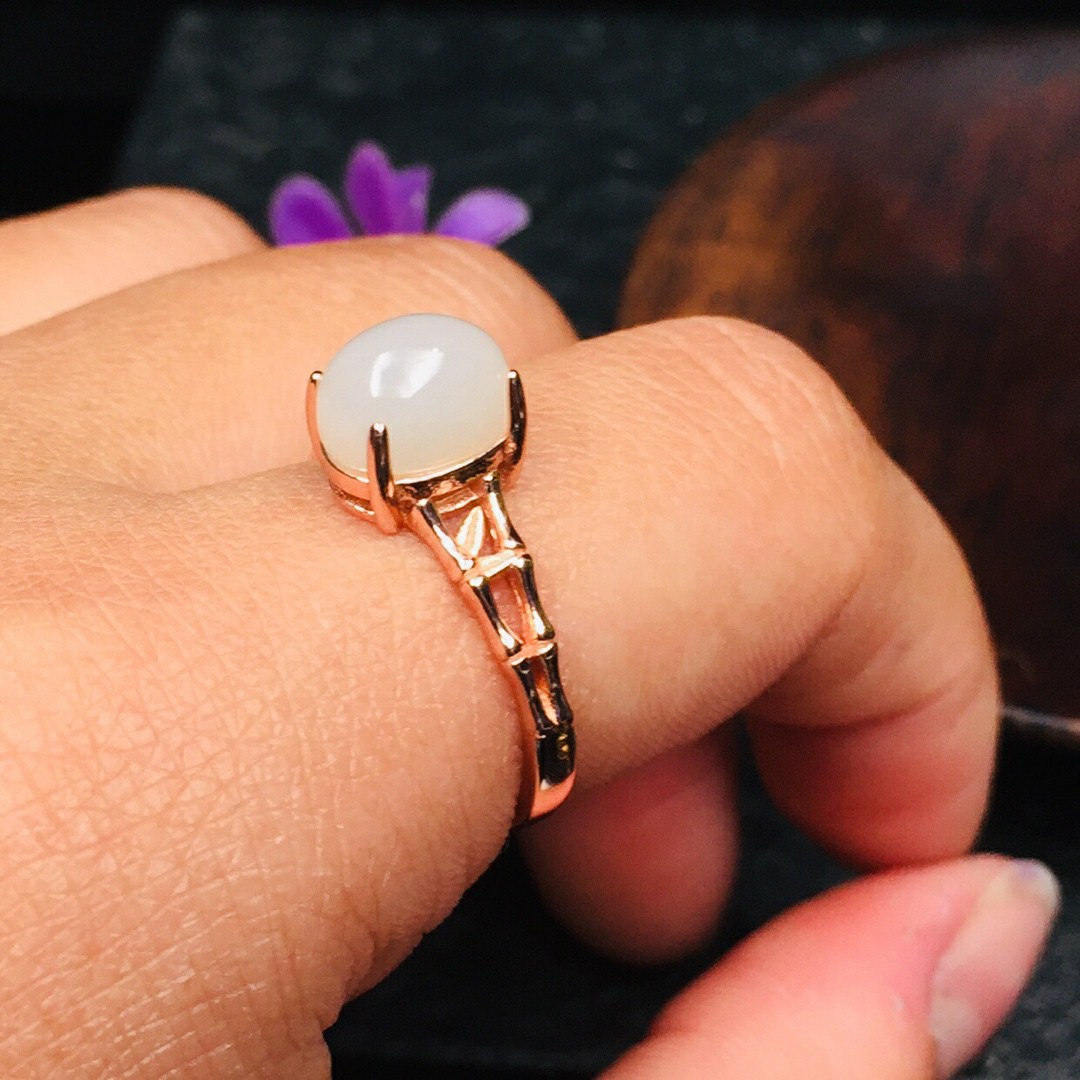 天然新疆和田玉戒指女款戒指和田白玉银镶嵌戒指