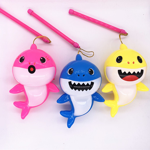 新款中秋元宵节爆热卖手提灯笼灯光音乐鲨鱼宝宝灯笼玩具厂家直销