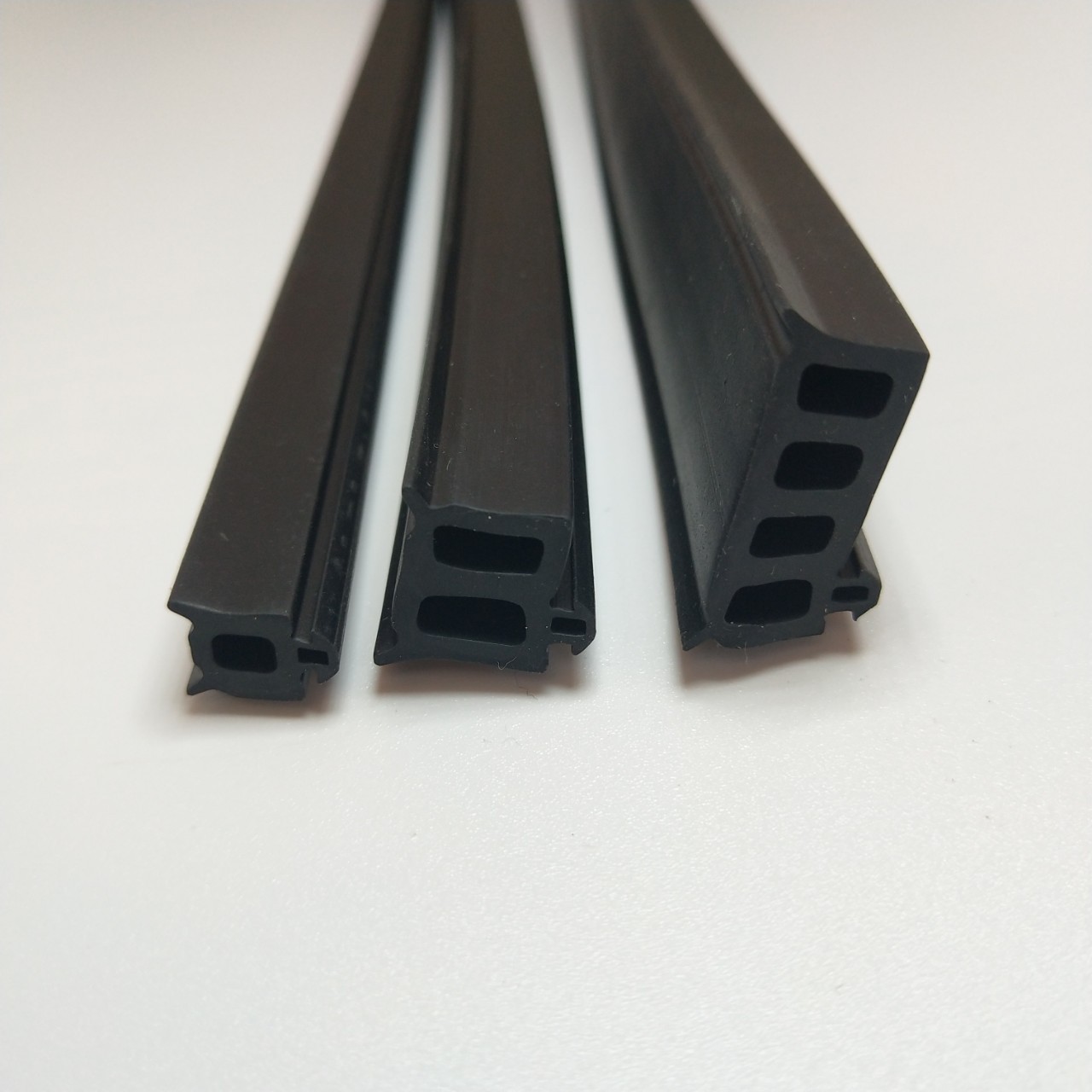 生产三元乙丙门窗密封条 玻璃幕墙橡胶密封条 d形防碰胶条