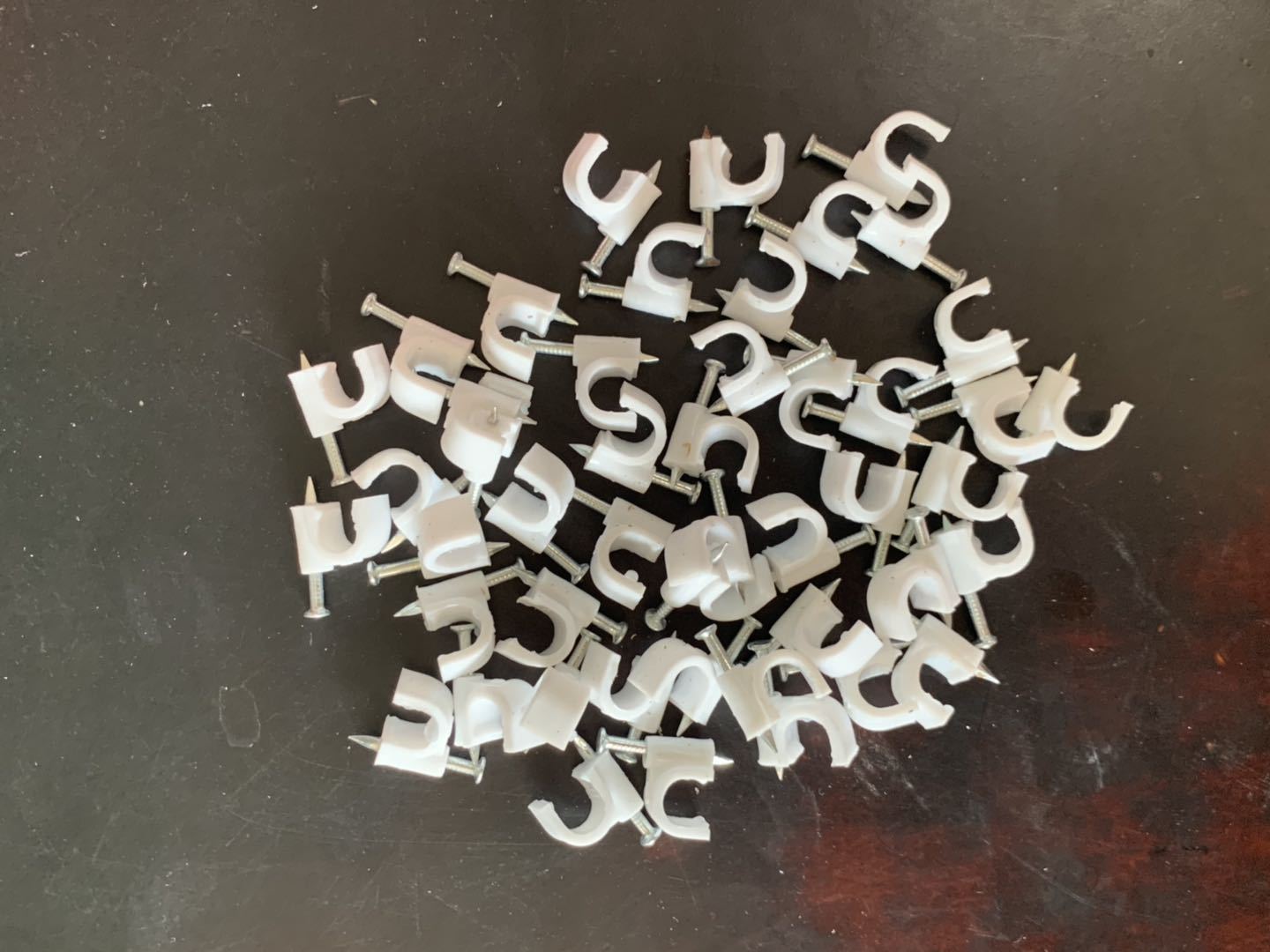 厂家直卖 钢钉线卡圆形 固定电线网线扣墙钉线电线卡扣理线器