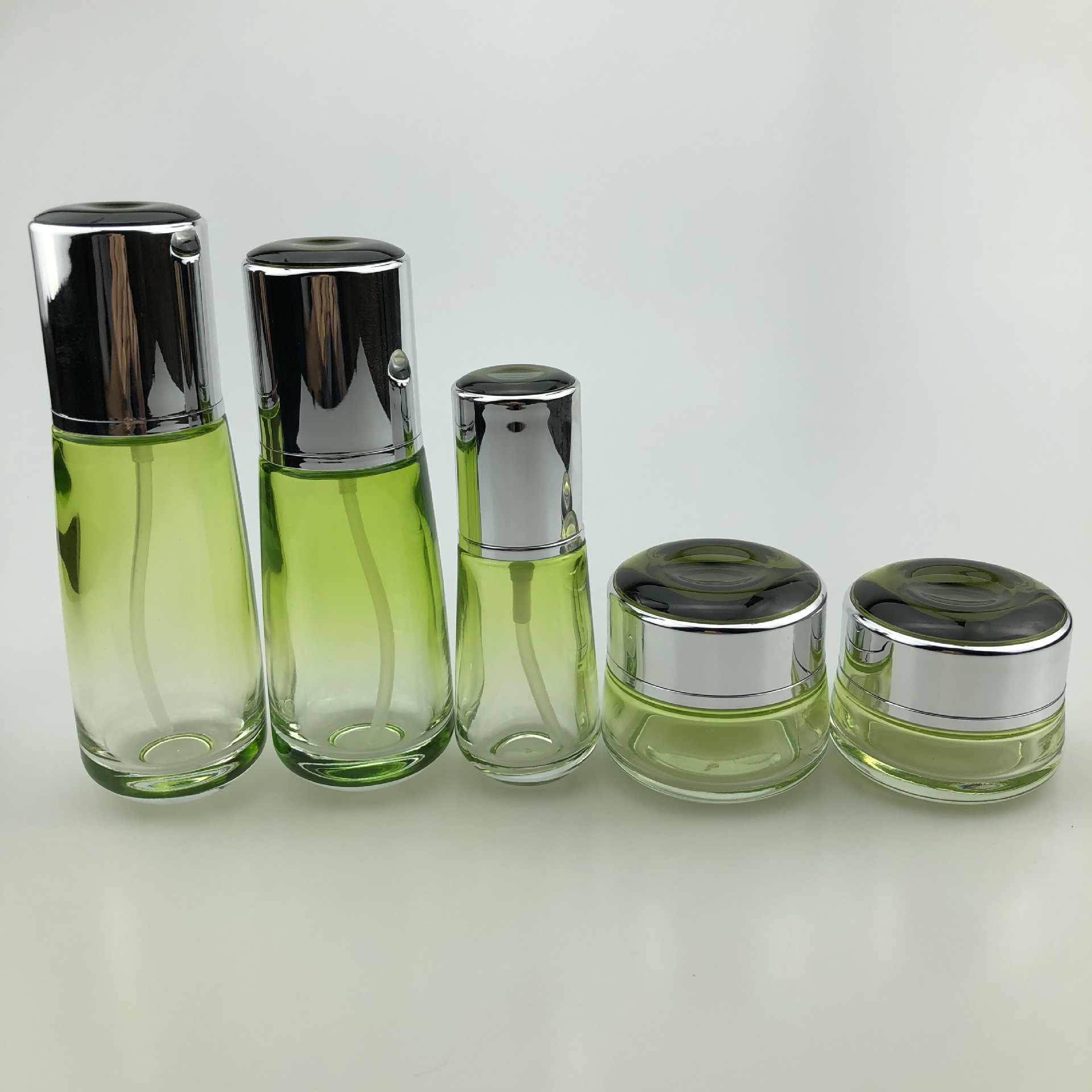 化妆品瓶子套装现货 玻璃瓶定制 护肤品瓶 精华素瓶 按压 分装瓶